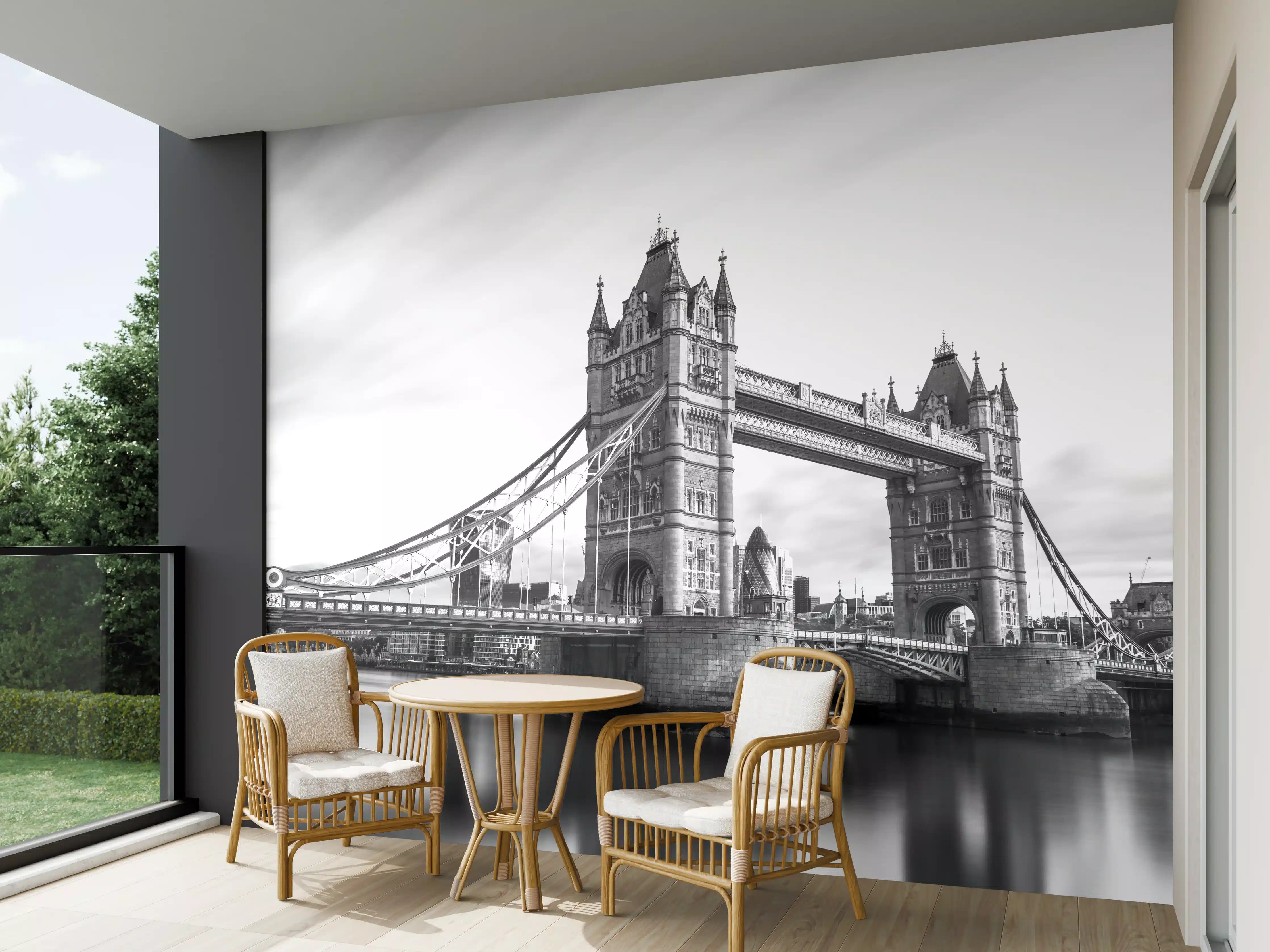 Wandverkleidung außen - Iconic Tower Bridge in Schwarz-Weiß