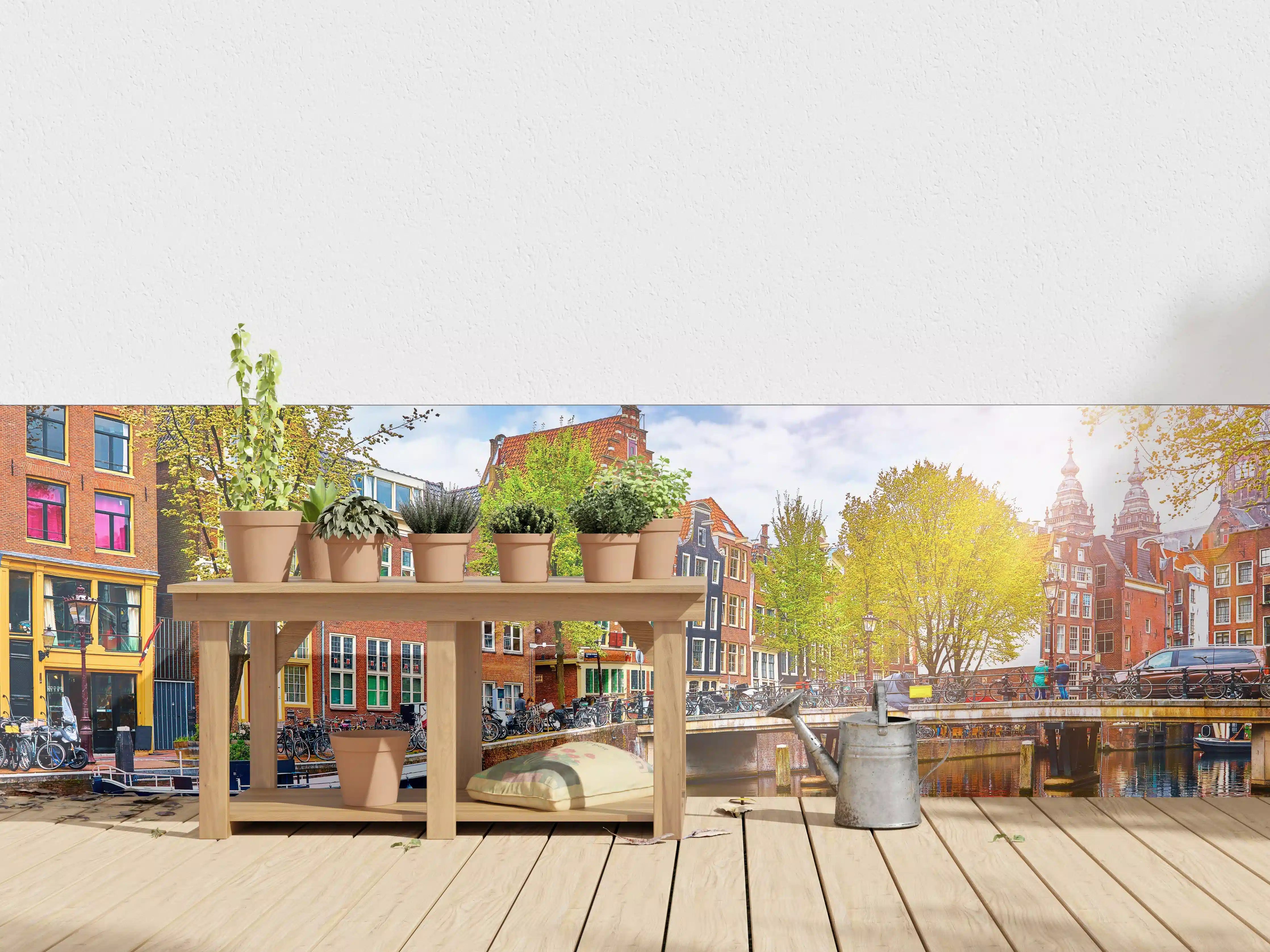 Wandverkleidung außen - Kanal in Amsterdam bei Tag