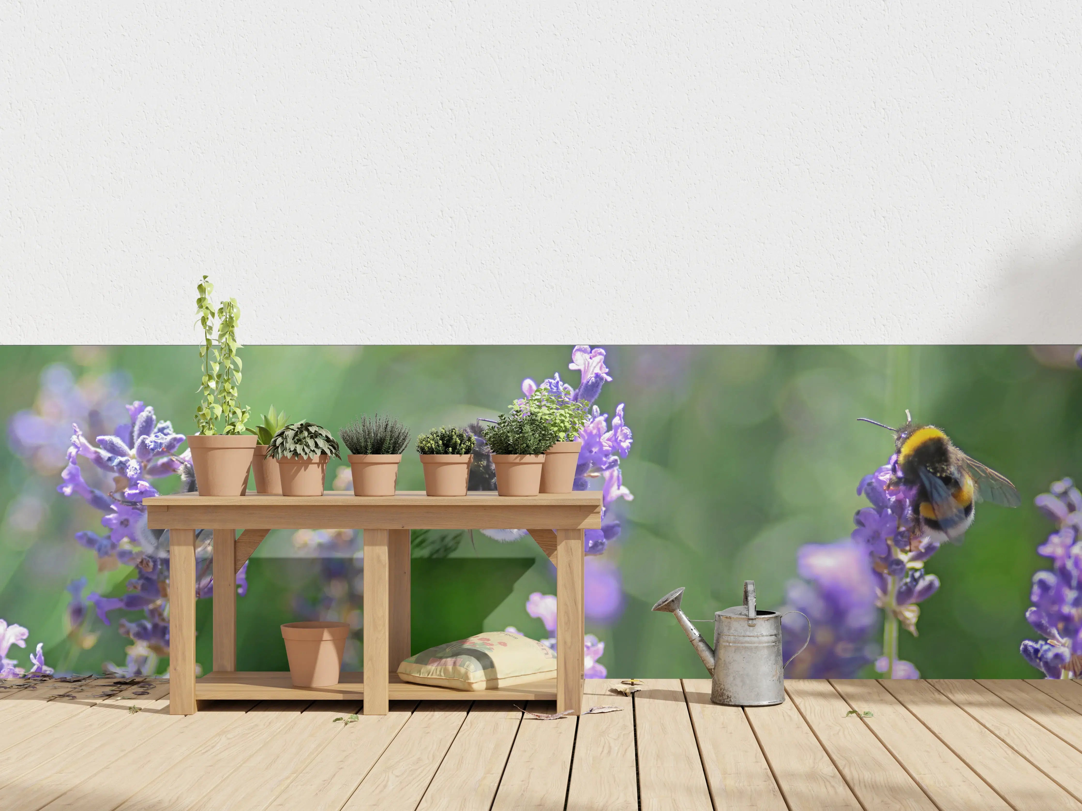 Wandverkleidung außen - Lavendelblüten mit Hummeln