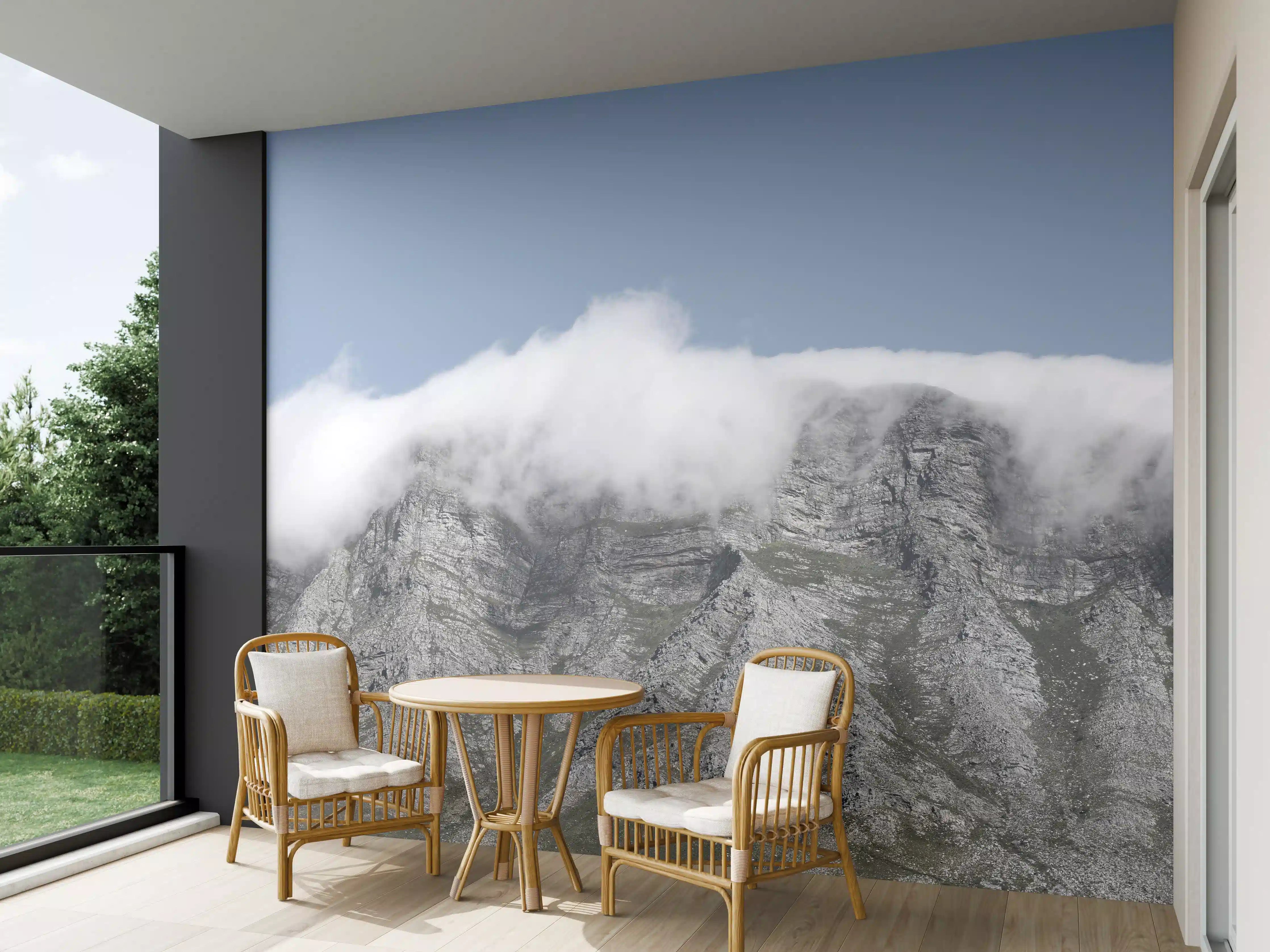 Wandverkleidung außen - Majestätische Bergspitzen im Nebel