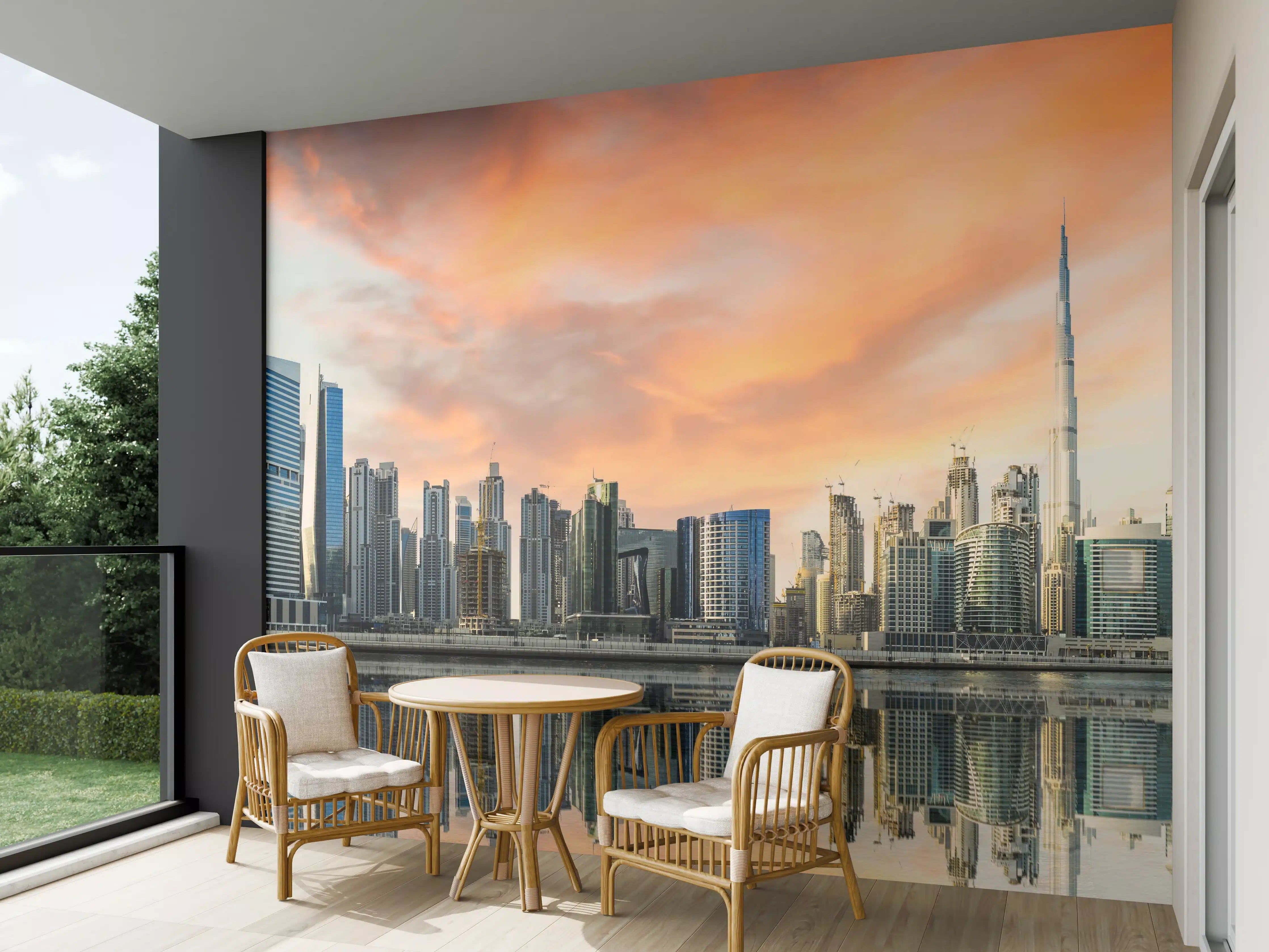 Wandverkleidung außen - Moderne Skyline bei Sonnenuntergang mit reflektierendem Wasser