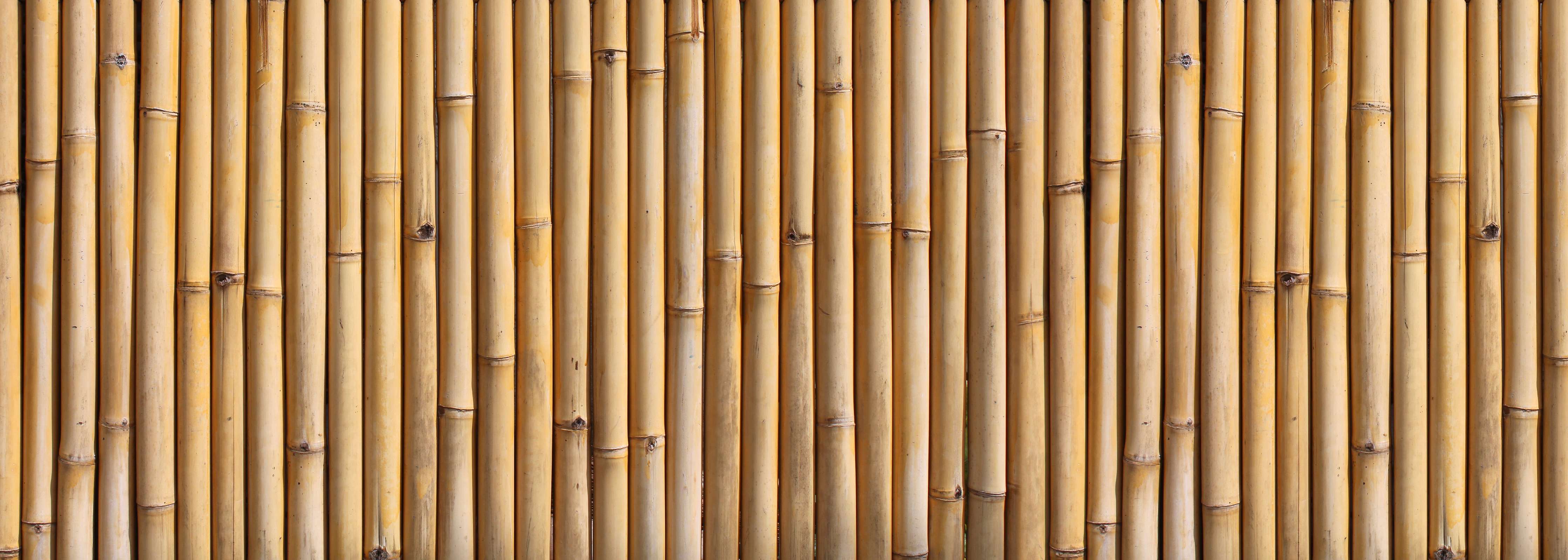 Wandverkleidung außen-Naturholz-Motiv in warmen Braun- und Beigetönen