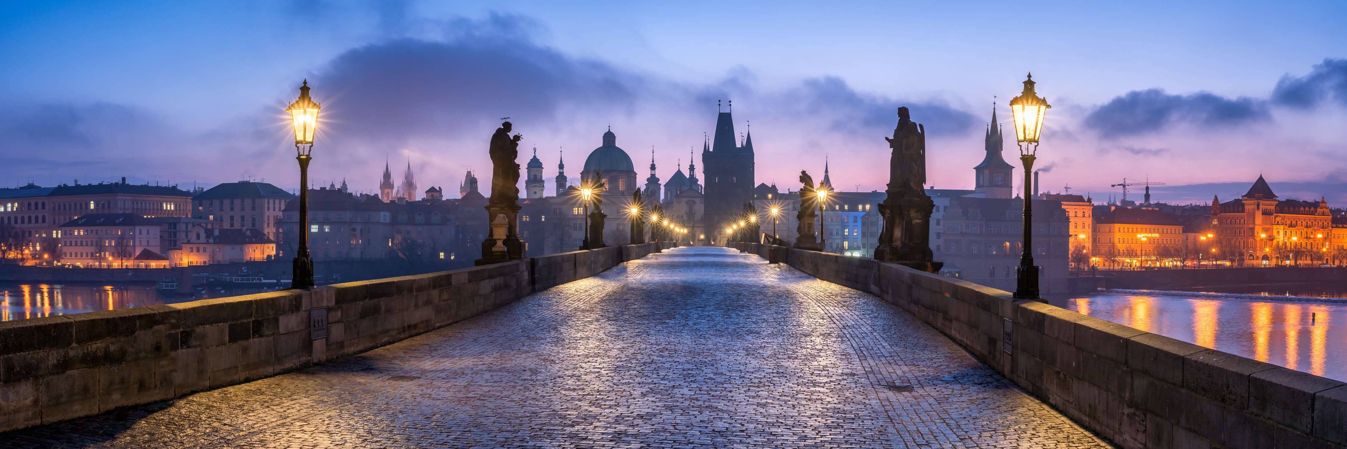 Wandverkleidung außen-Panorama der Karlsbrücke in Prag