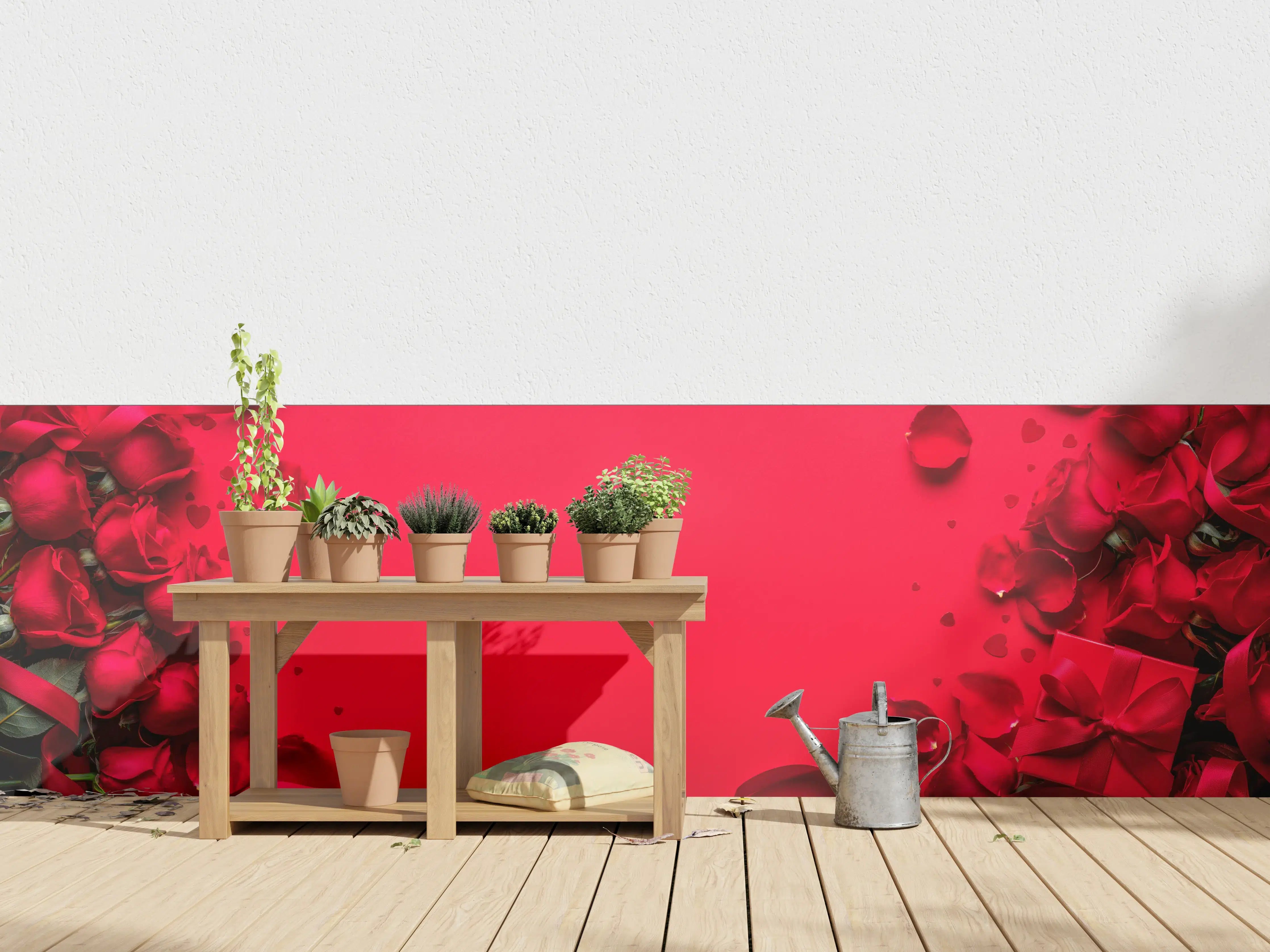 Wandverkleidung außen - Rosengeschenk auf rotem Hintergrund