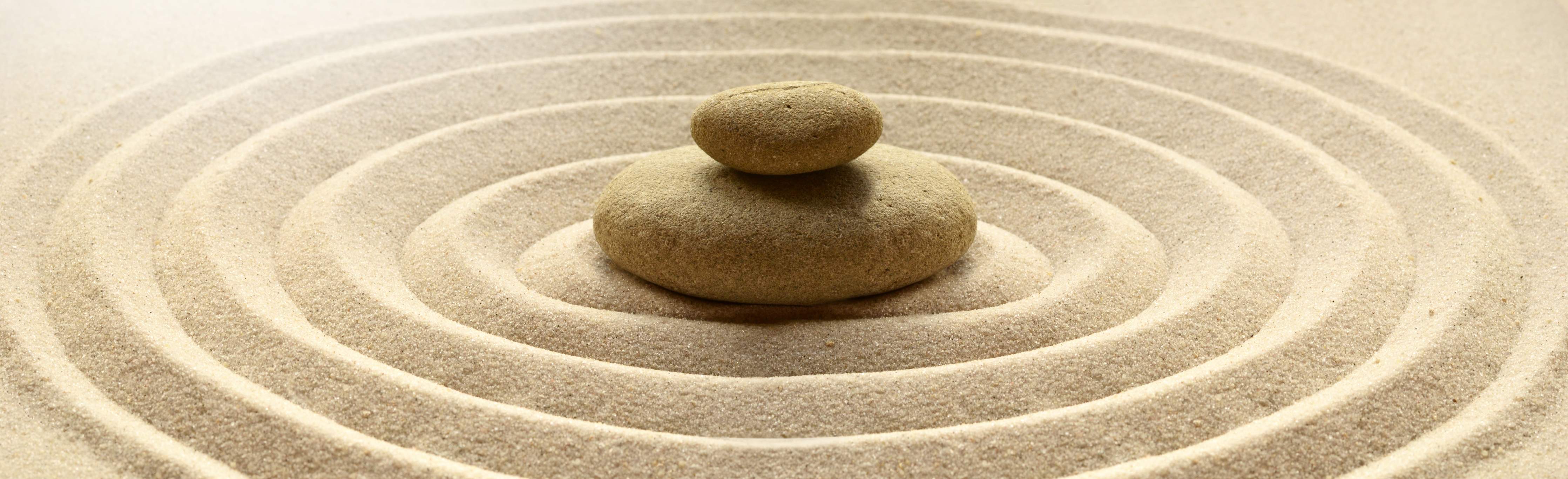 Wandverkleidung außen-Sand im Zen-Garten