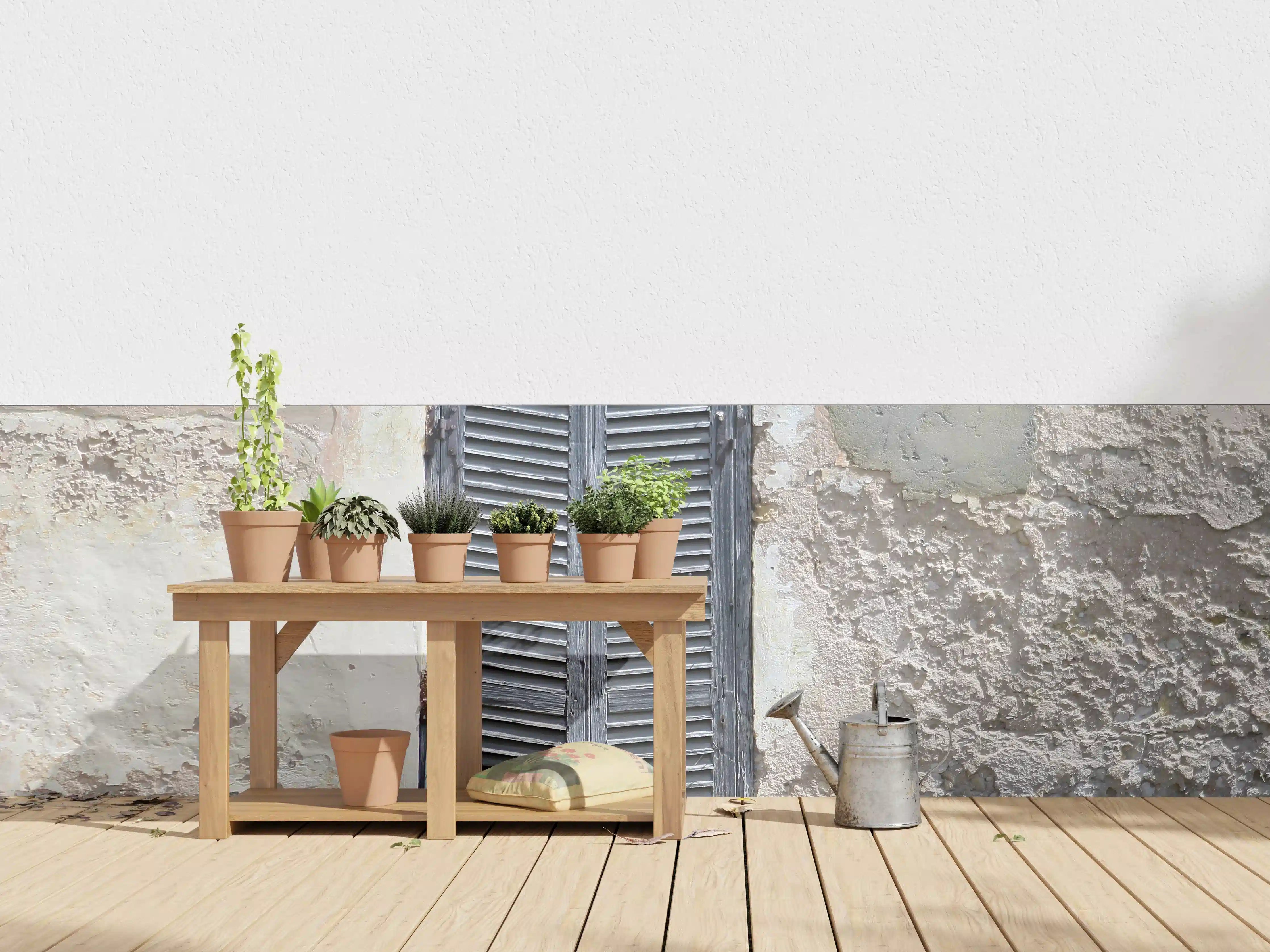 Wandverkleidung außen - Verwitterte Fensterladen an alter Wand