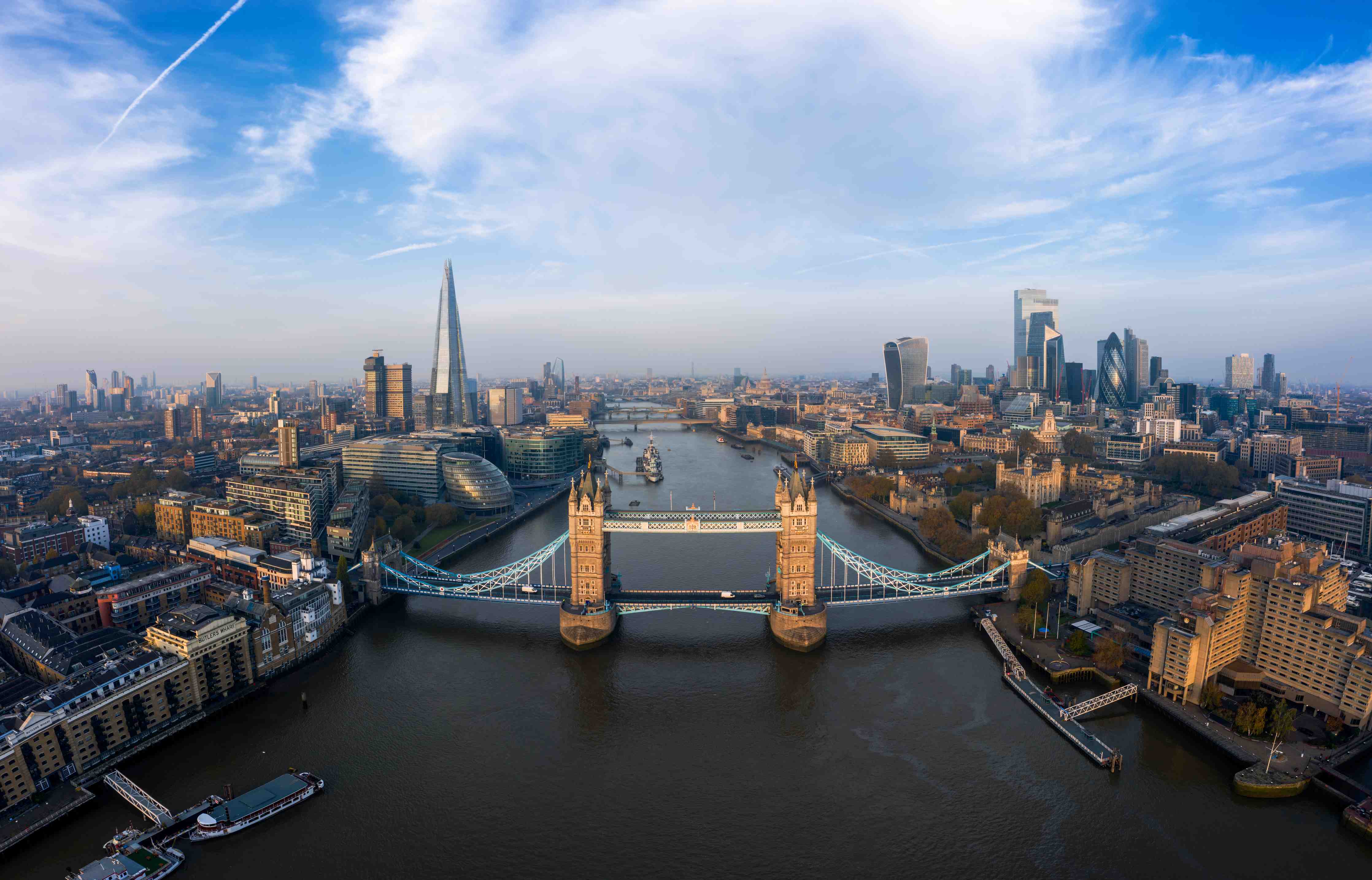 Wandverkleidung außen-Vogelperspektive der Tower Bridge, London
