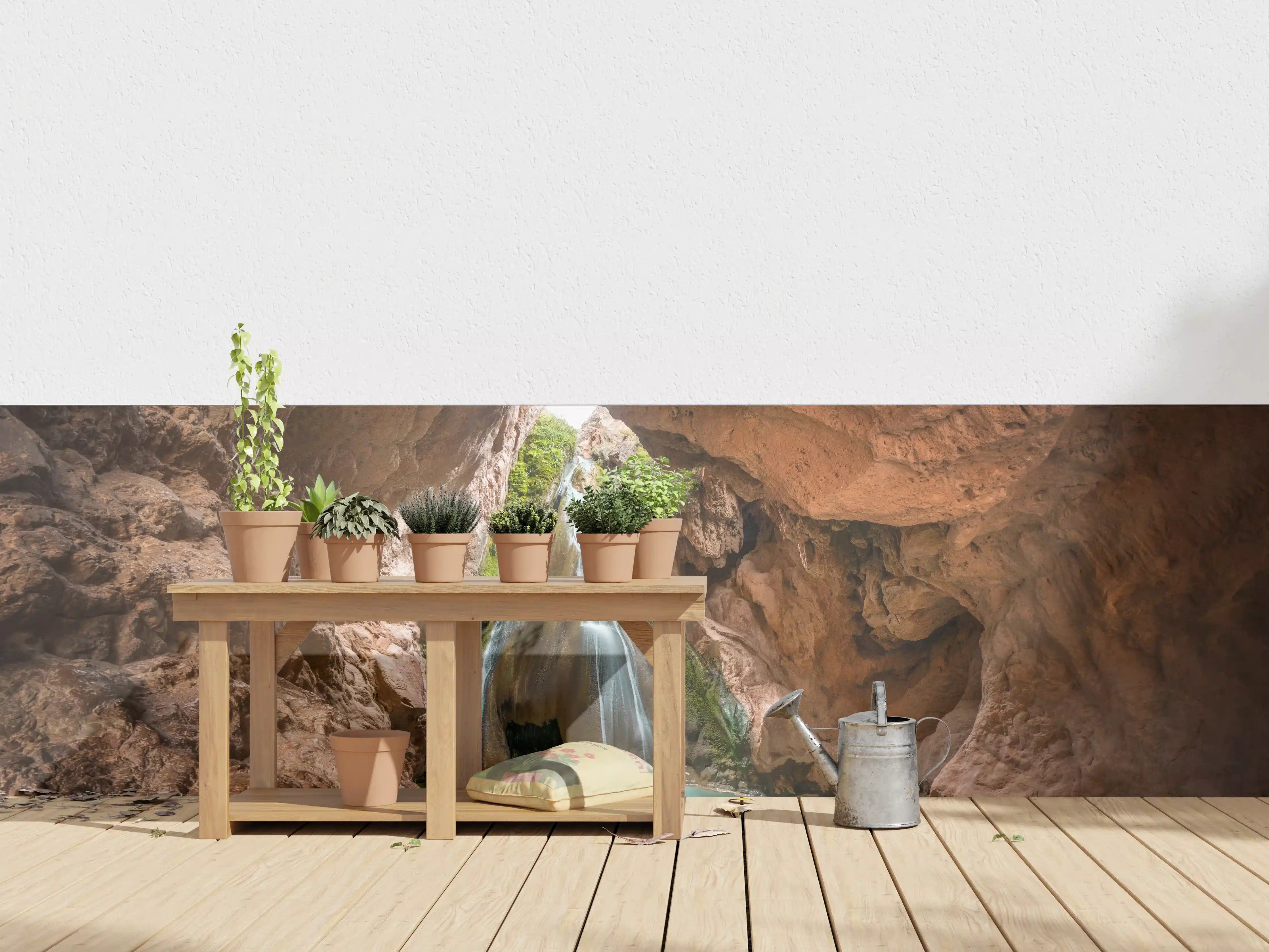 Wandverkleidung außen - Wasserfall in Höhle mit See in Valencia