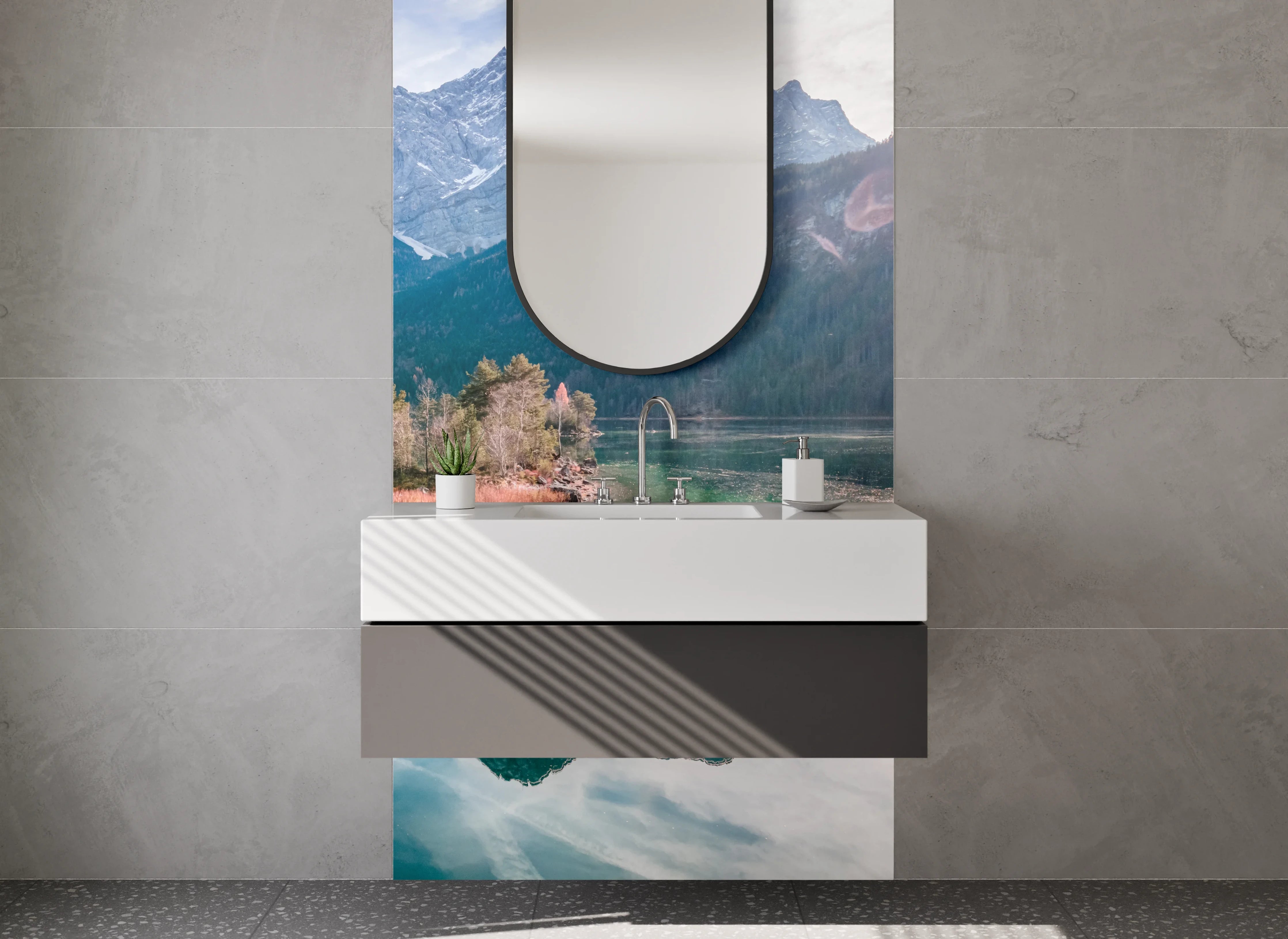 Waschbecken-Rückwand - Beeindruckende Berglandschaft mit Spiegelung im See