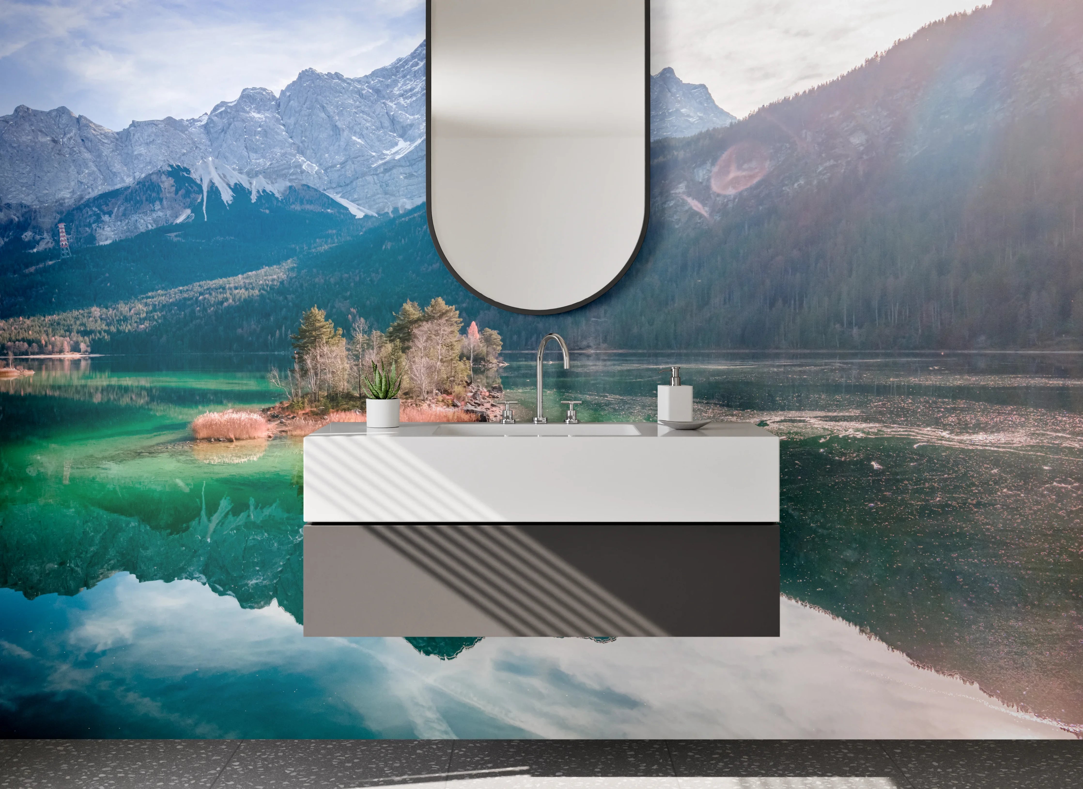 Waschbecken-Rückwand - Beeindruckende Berglandschaft mit Spiegelung im See