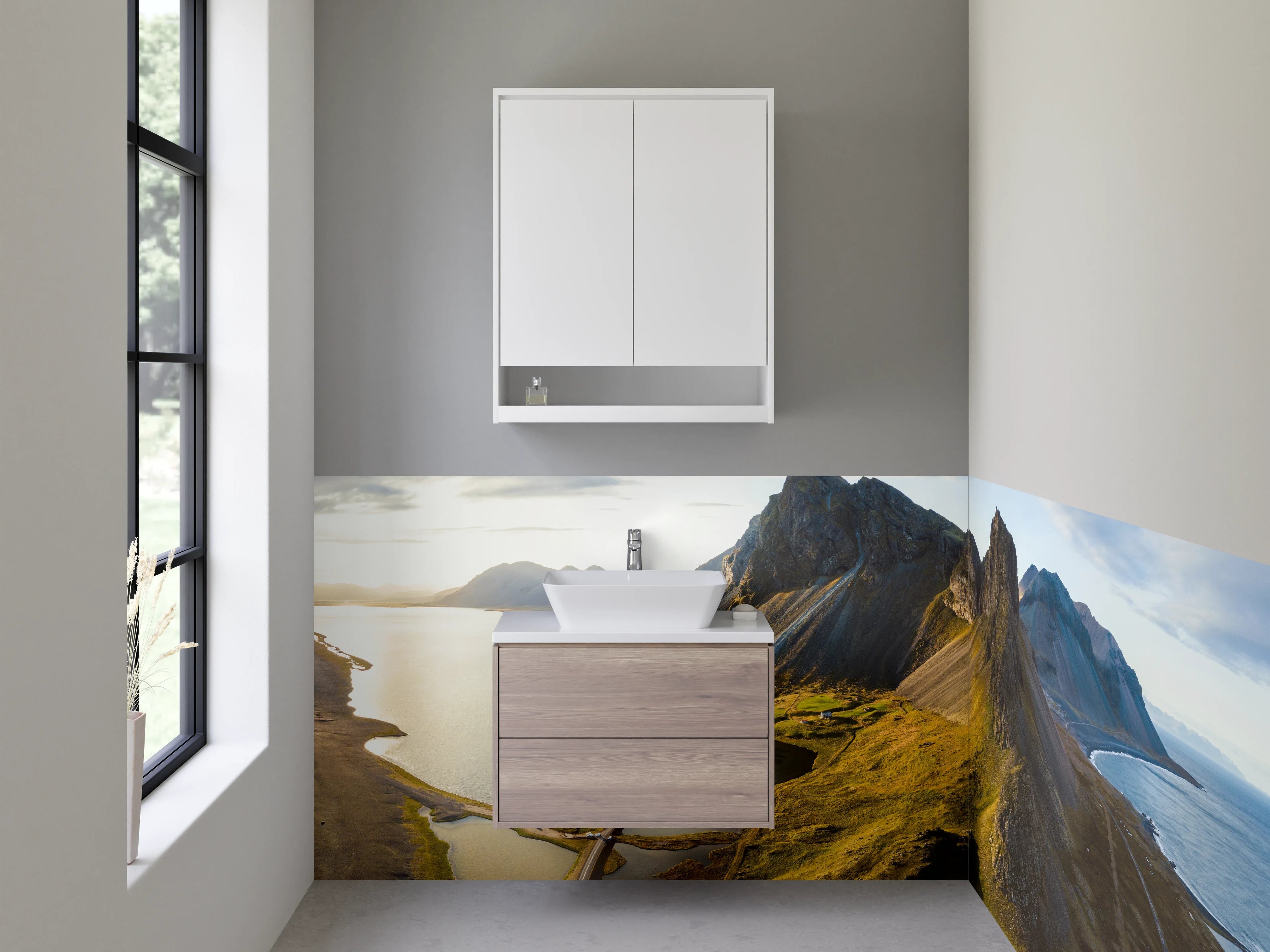 Waschbecken-Rückwand - Bergkette am Wasser mit Sonnenlicht