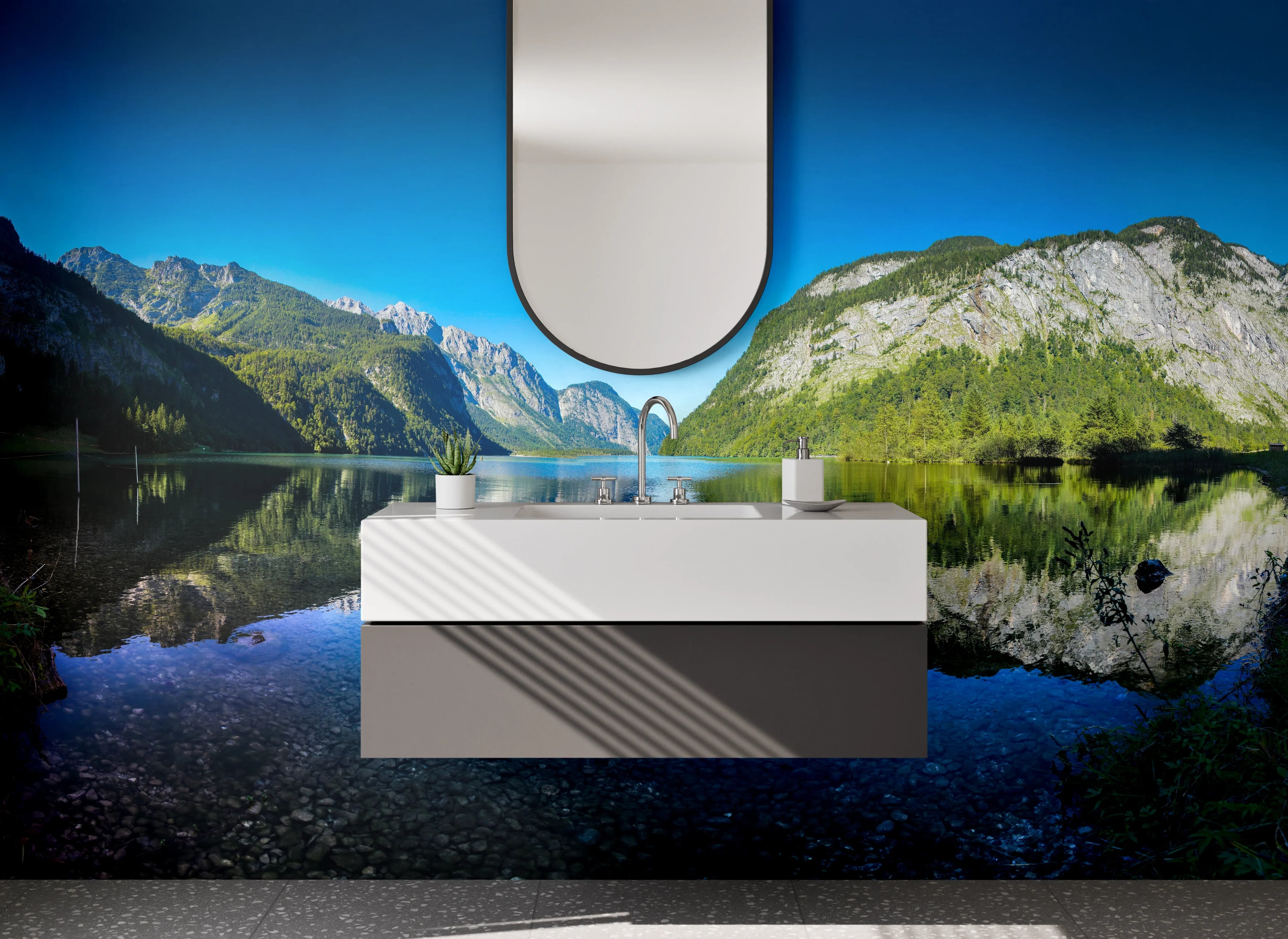 Waschbecken-Rückwand - Bergsee mit Spiegelung in klarer Natur