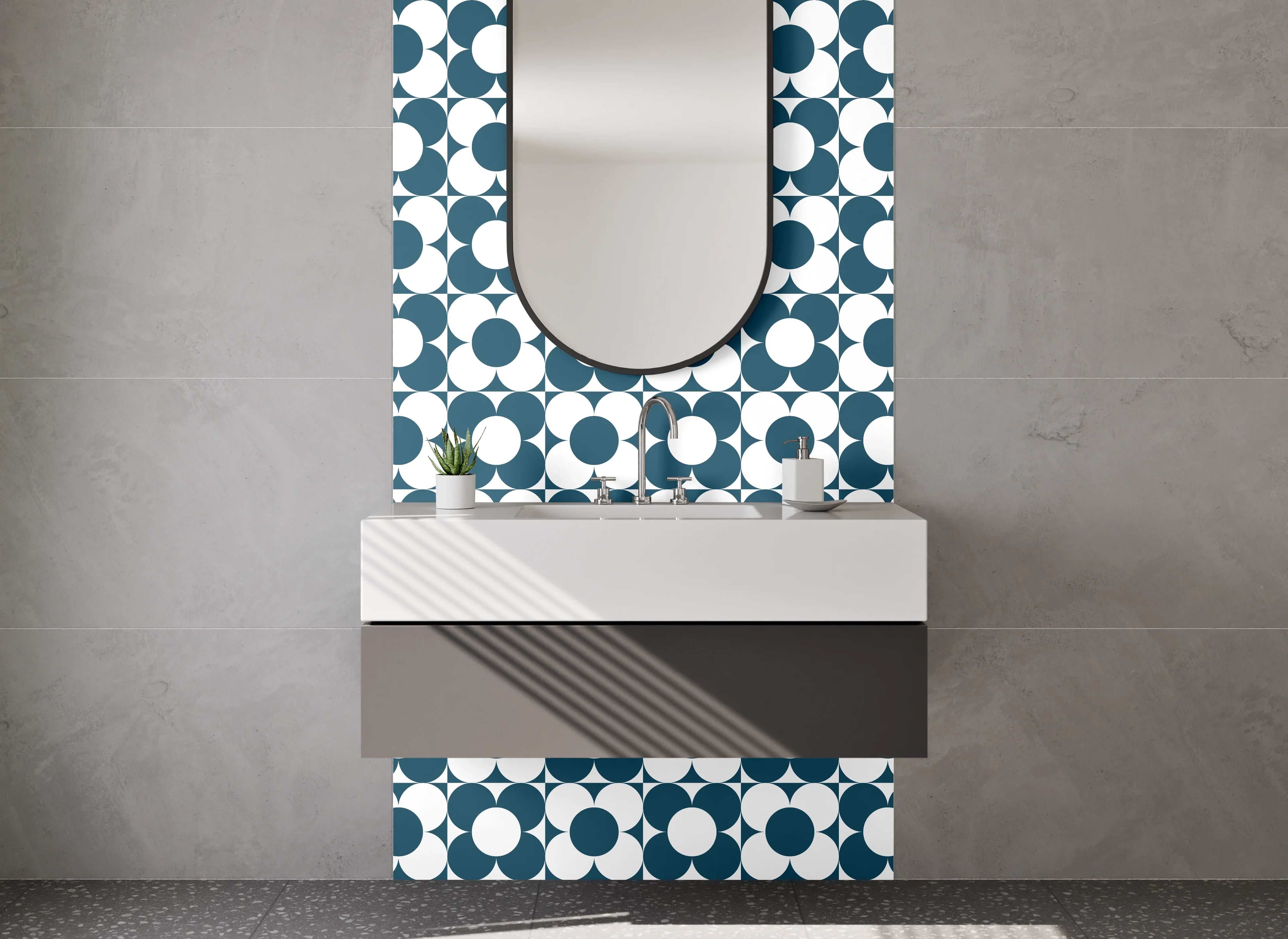Waschbecken-Rückwand - Blau-Graues Retro-Muster mit Weiß