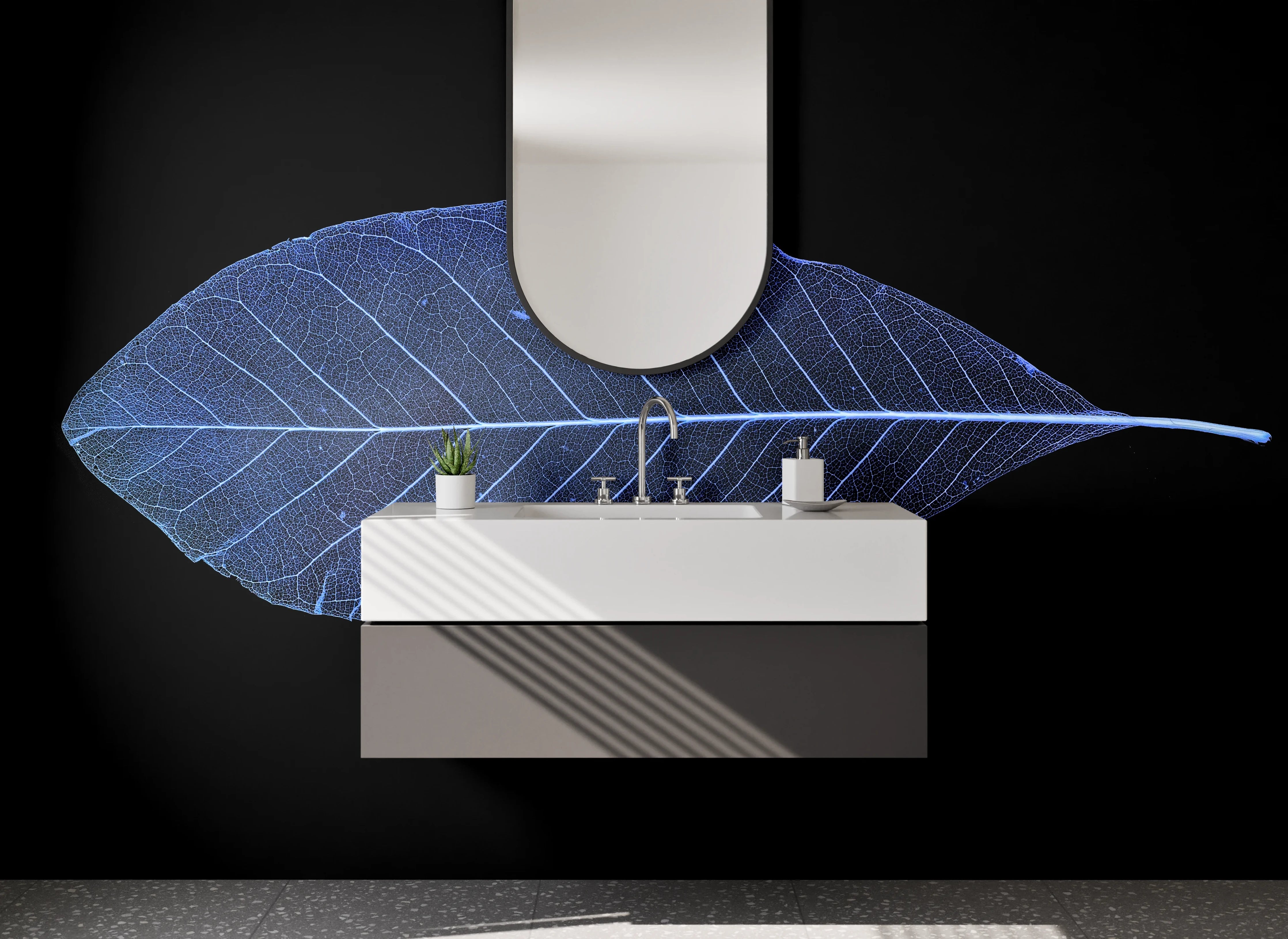 Waschbecken-Rückwand - Blaues Blatt Skelett auf Schwarz