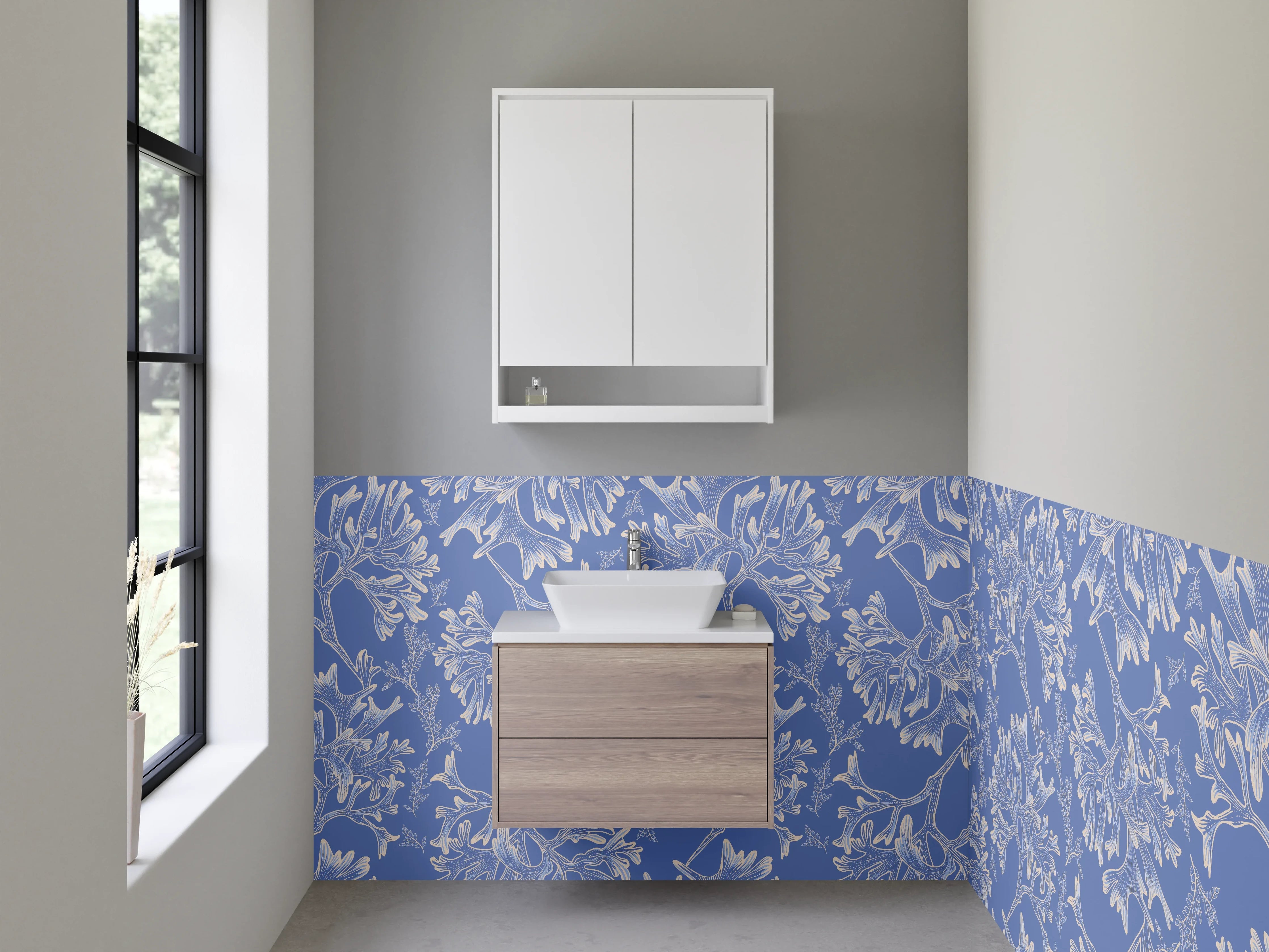 Waschbecken-Rückwand - Blumentapete mit blauen und weißen Mustern