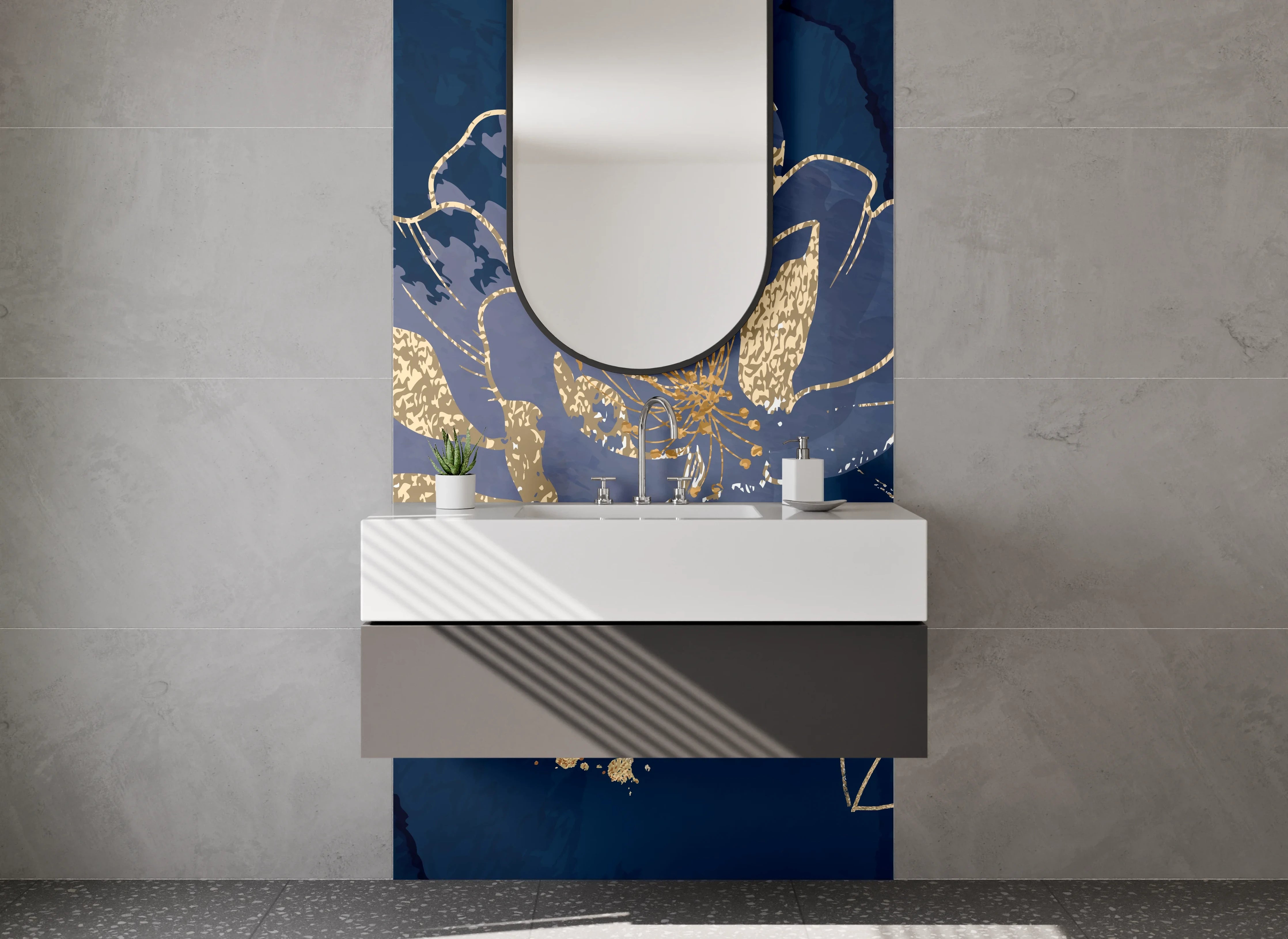 Waschbecken-Rückwand - Edle blaue Blumen mit Goldakzent