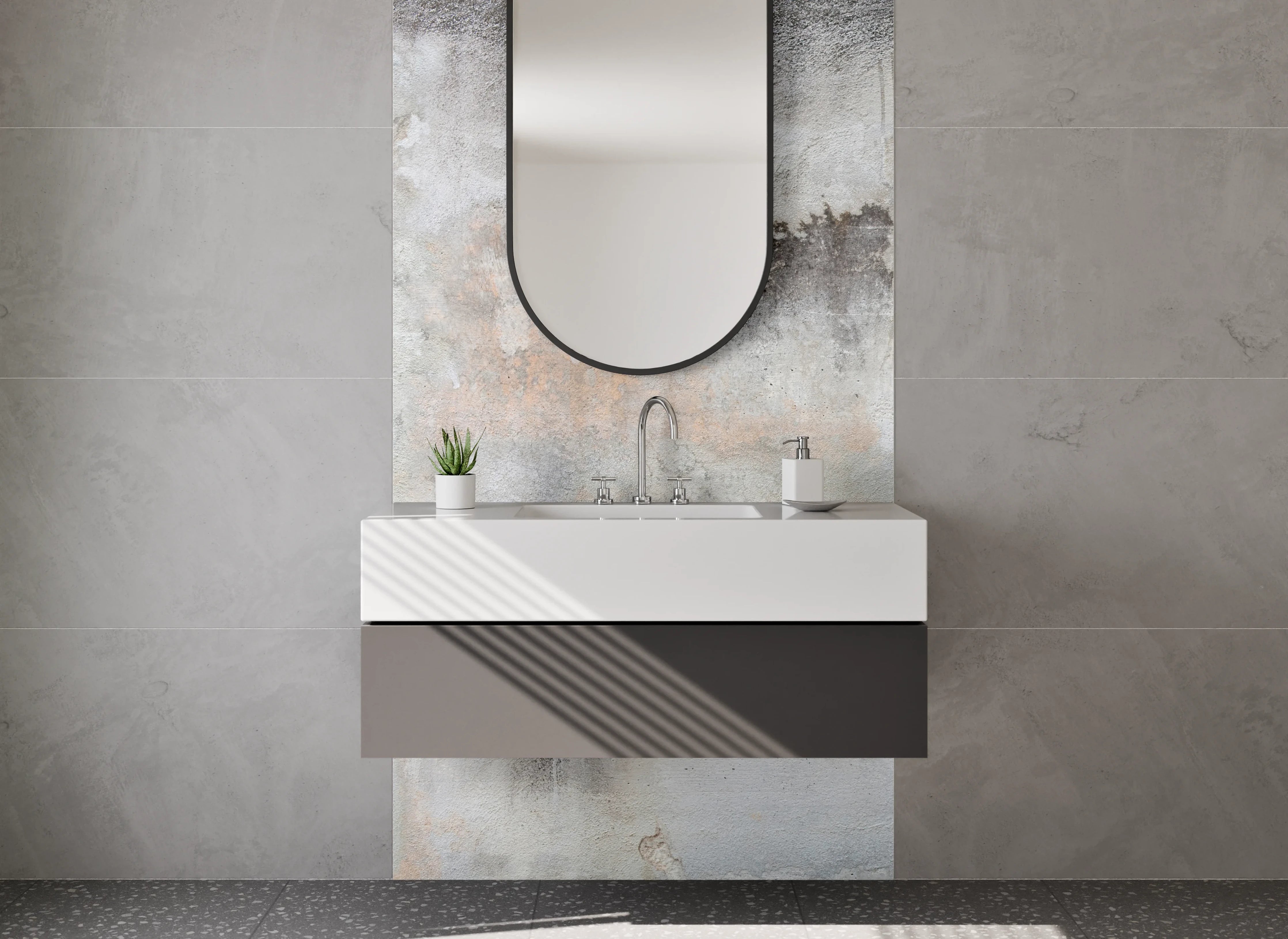 Waschbecken-Rückwand - Grauschimmer auf weißer Marmorfläche