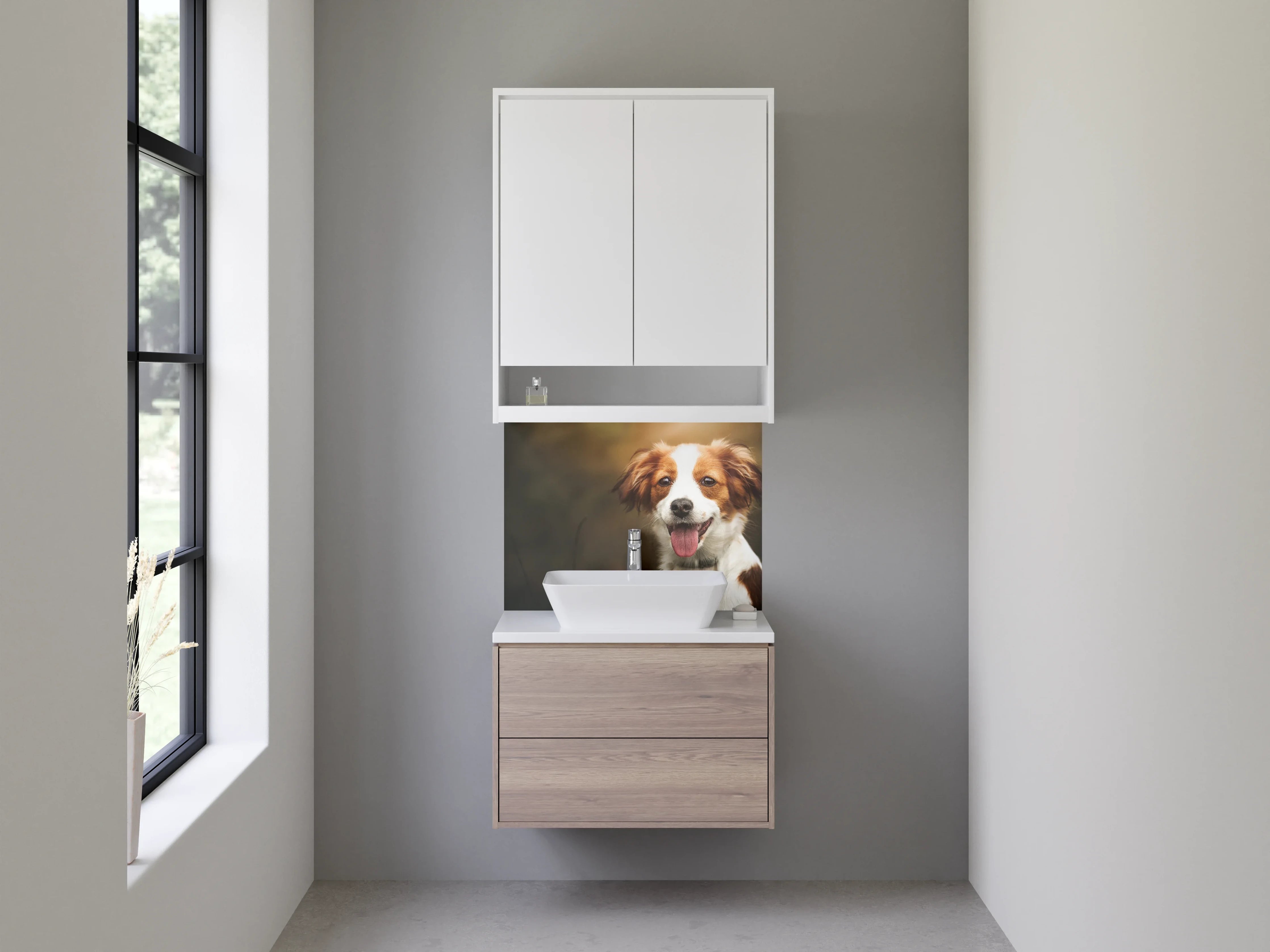Waschbecken-Rückwand - Grauschimmernder Hund im Lichtspiel
