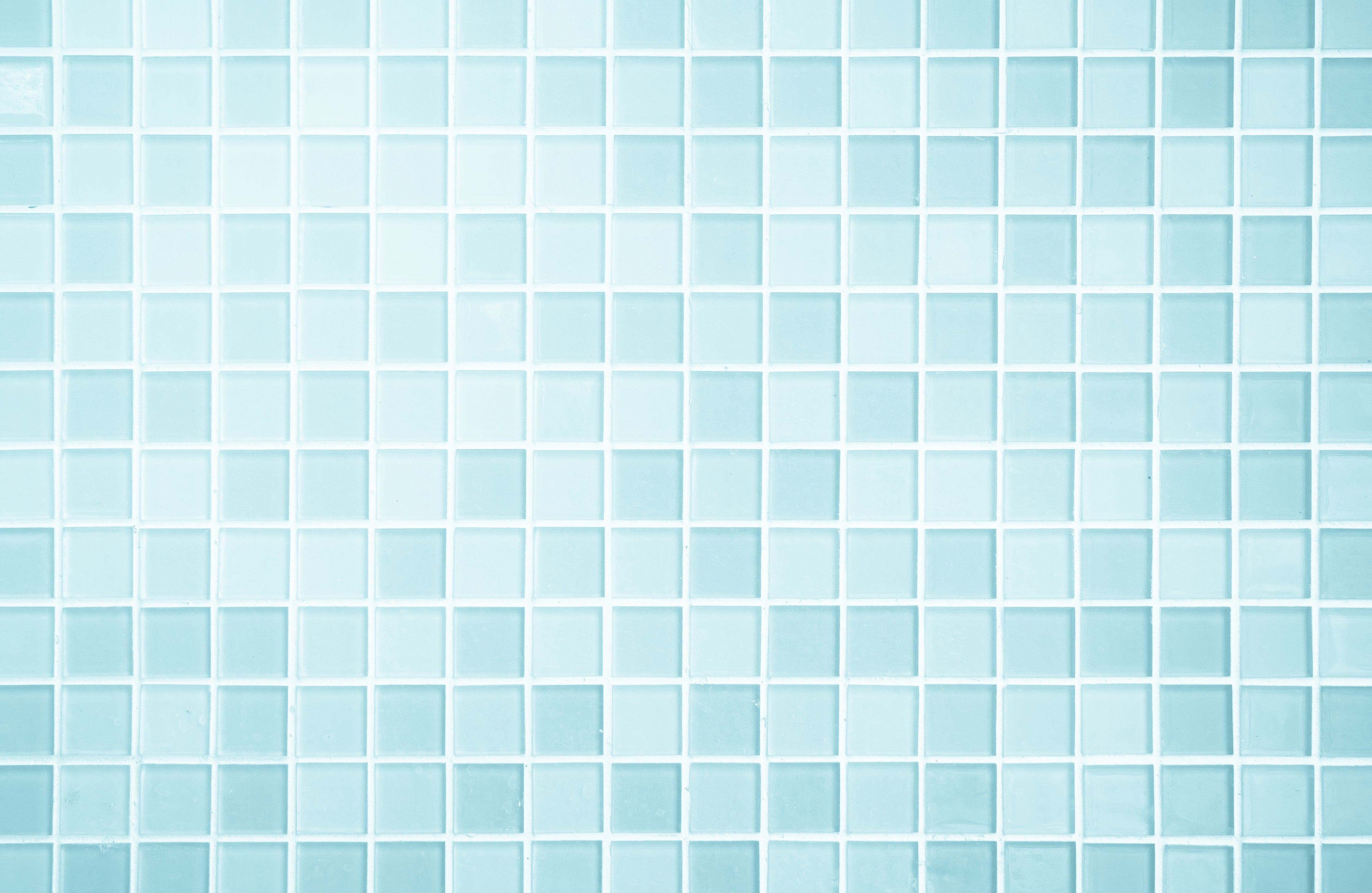 Waschbecken-Rückwand-Helle blaue Mosaikfliesen Wand