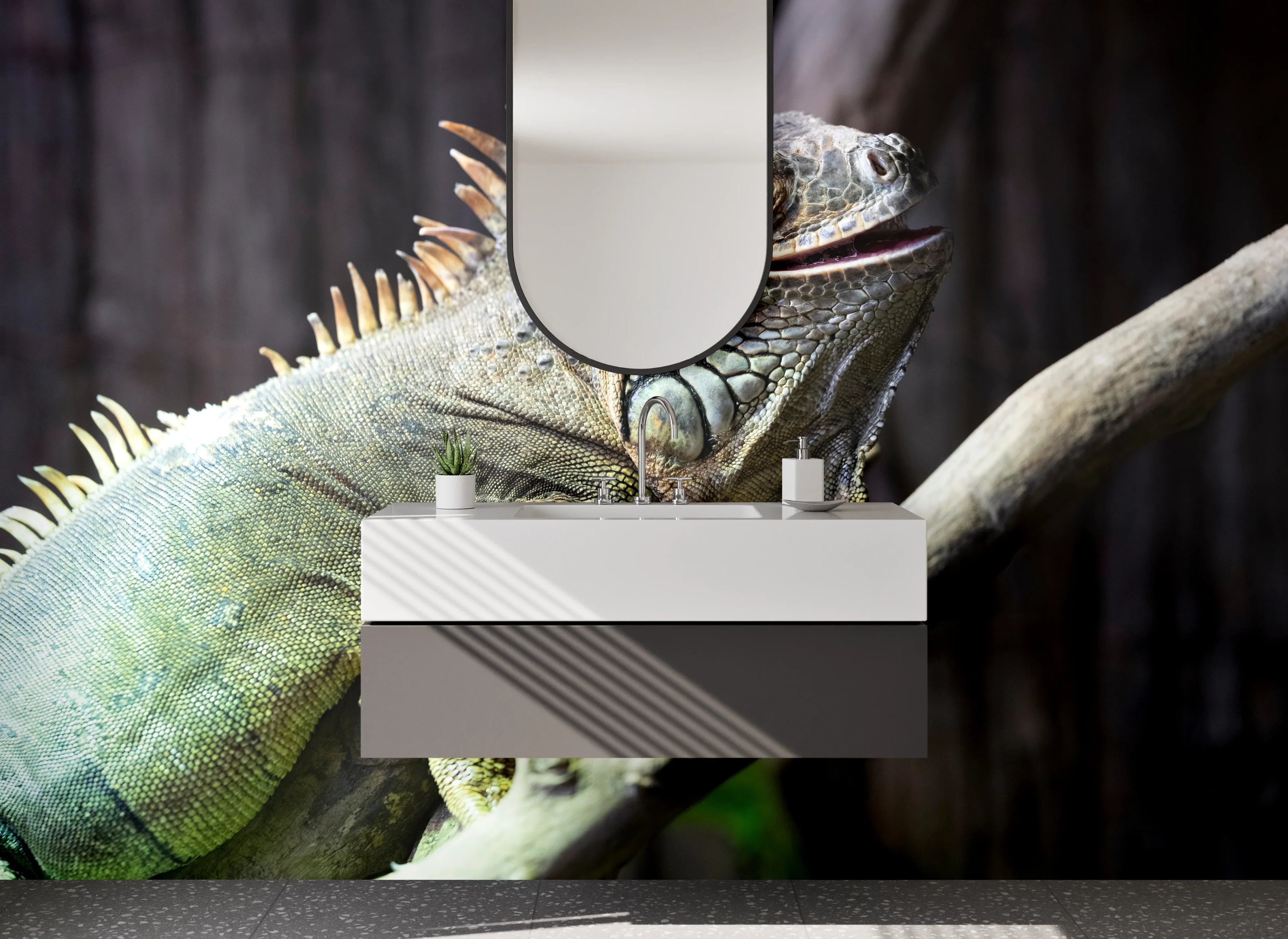 Waschbecken-Rückwand - Iguana auf Ast – Exotische Tieraufnahme