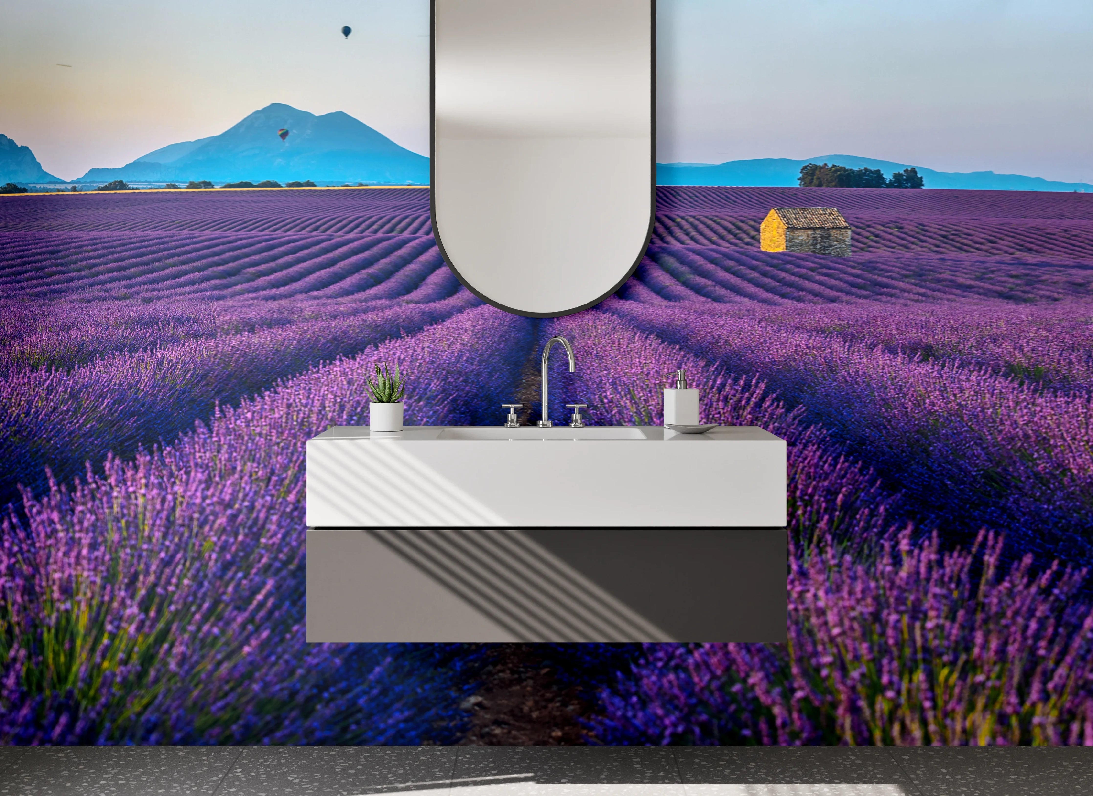 Waschbecken-Rückwand - Lavendelfeld Provence mit Berghütte