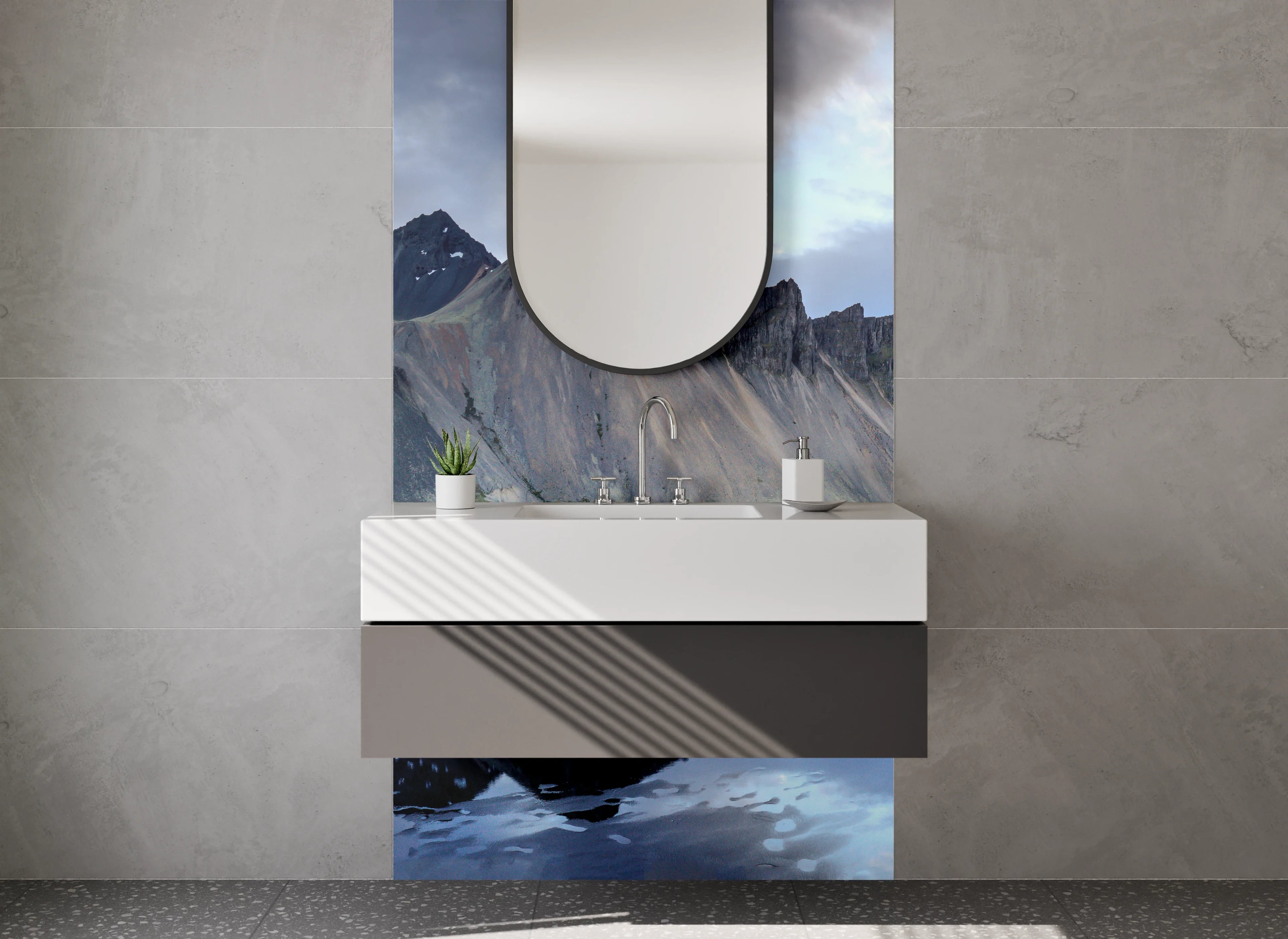 Waschbecken-Rückwand - Majestätische Berge und spiegelnder See