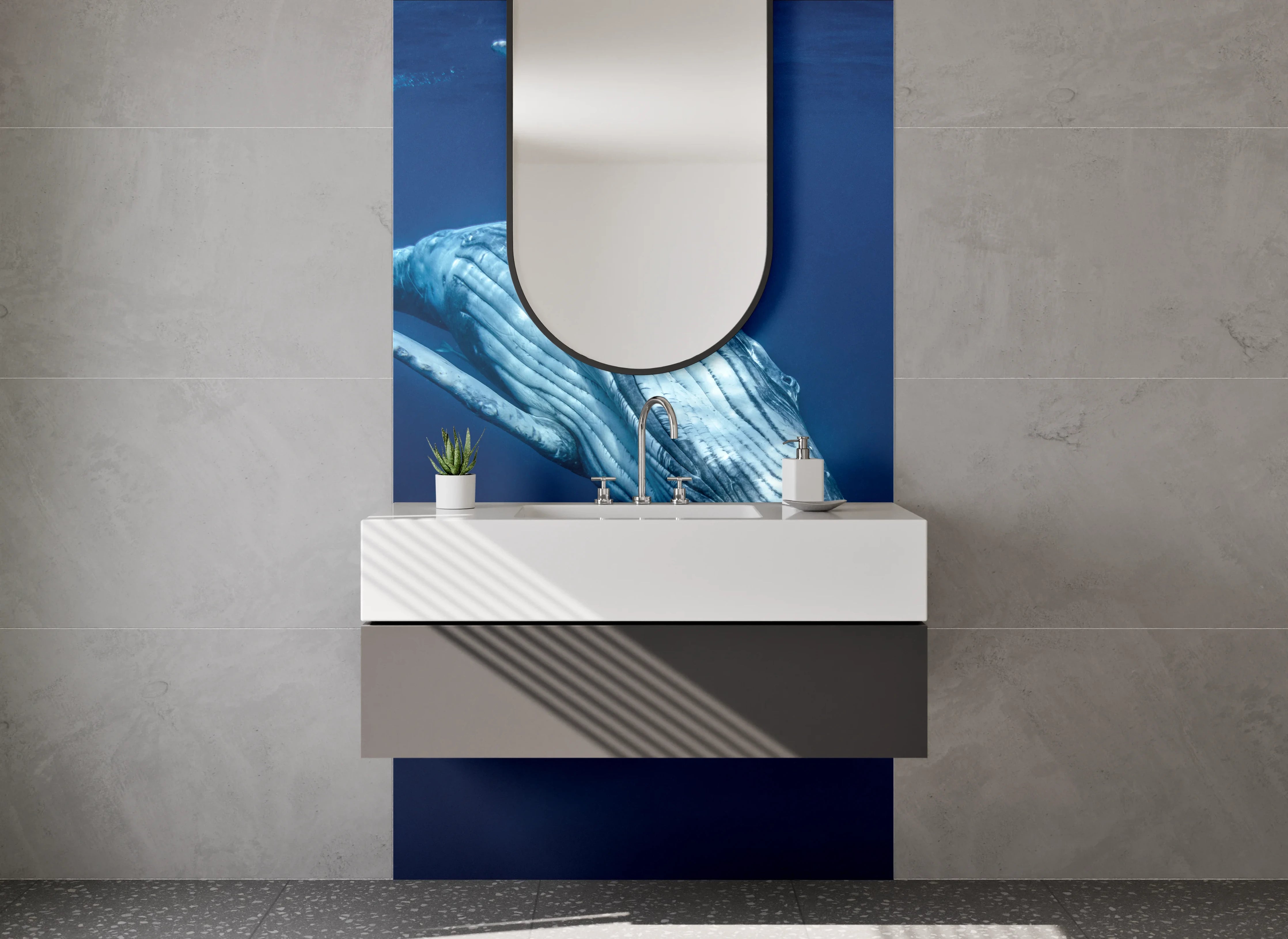 Waschbecken-Rückwand - Majestätischer Blauwal in tiefem Blau