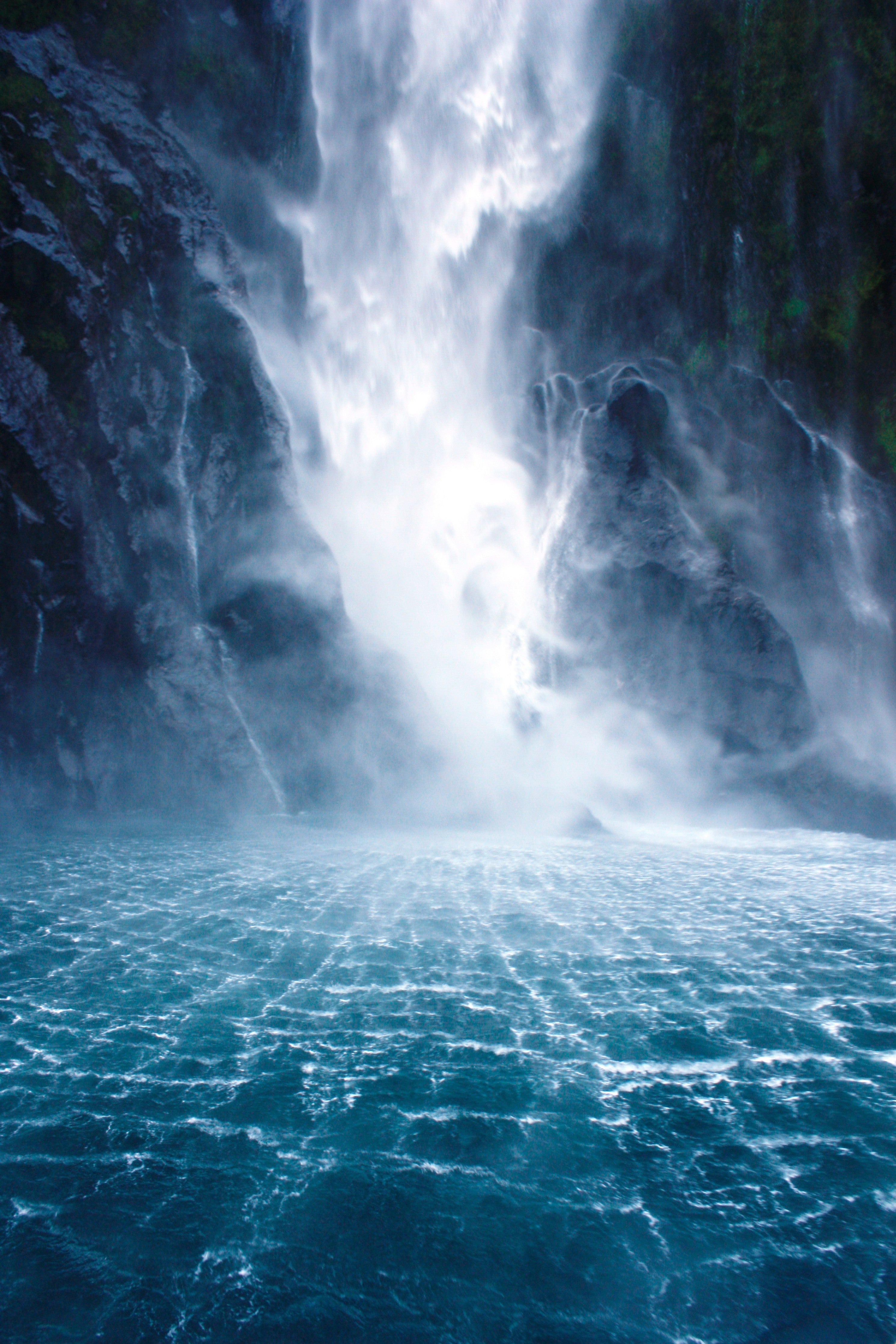 Waschbecken-Rückwand-Majestätischer Wasserfall Naturbild