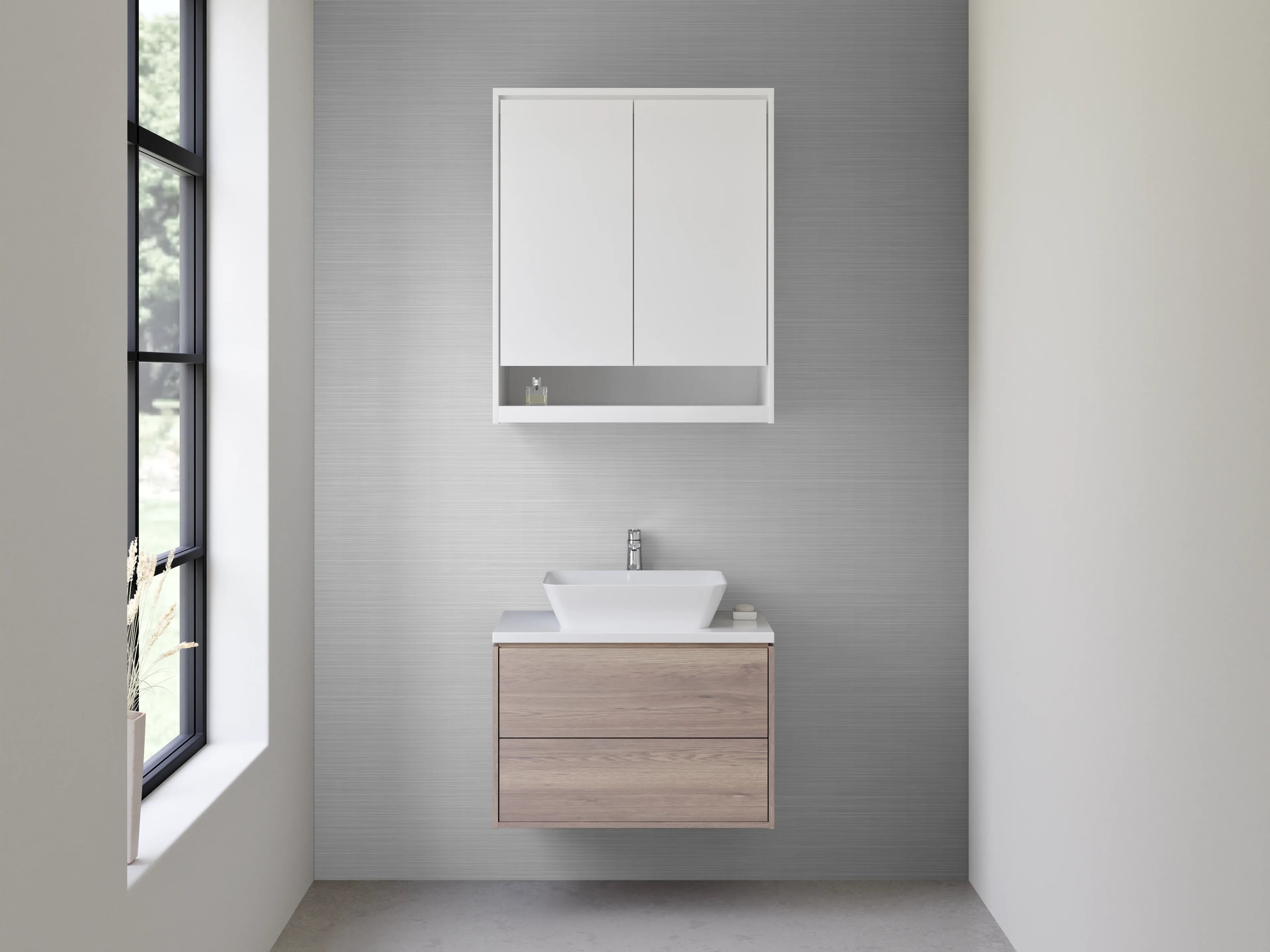 Waschbecken-Rückwand - Metallisch-silberne Oberfläche minimalistisch