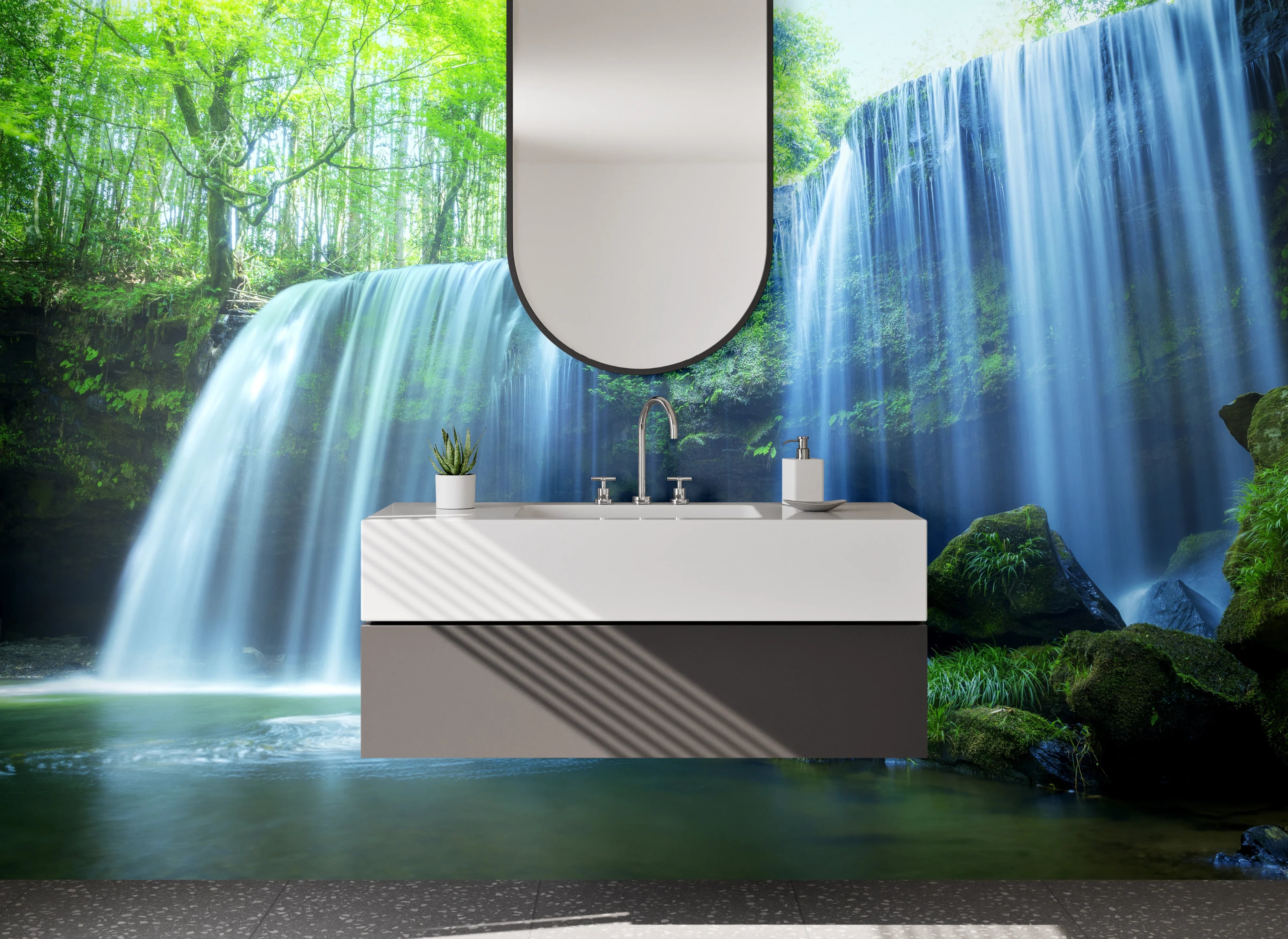 Waschbecken-Rückwand - Silbergrauer Wasserfall zwischen Moosgrün