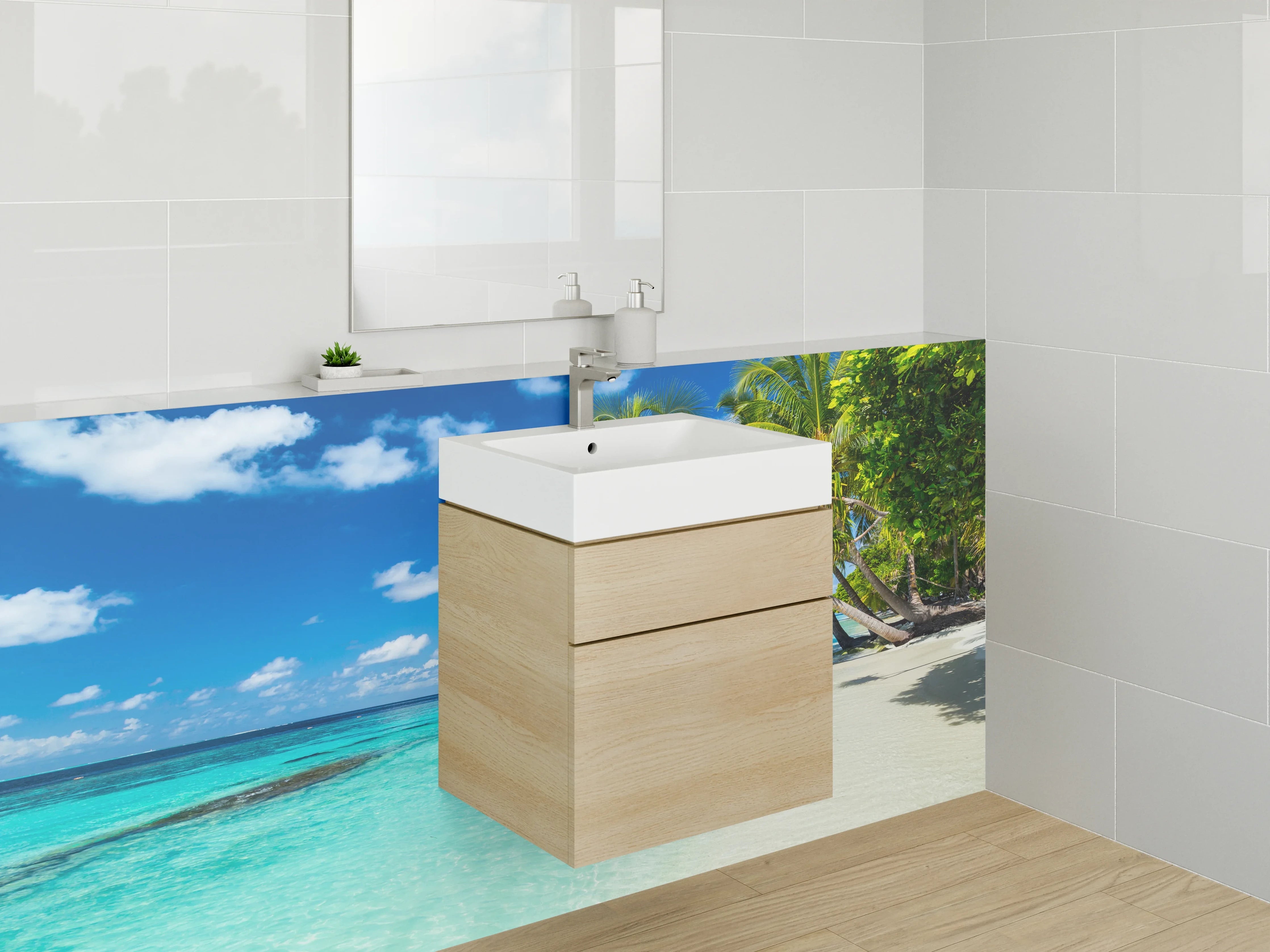 Waschbecken-Rückwand - Tropischer Strand mit Palmen und klarem Wasser