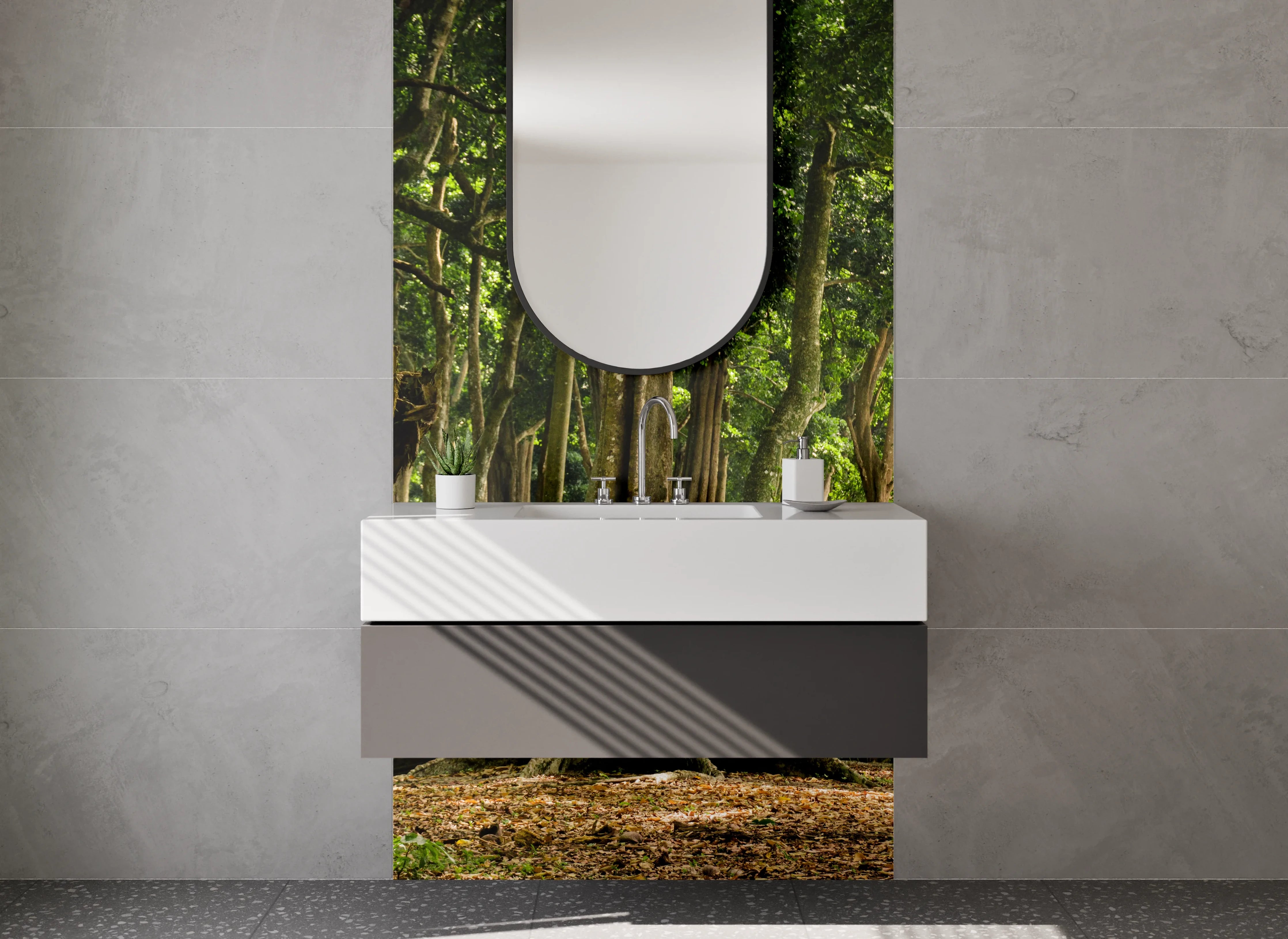 Waschbecken-Rückwand - Waldweg mit Sonnenlicht im Grünen