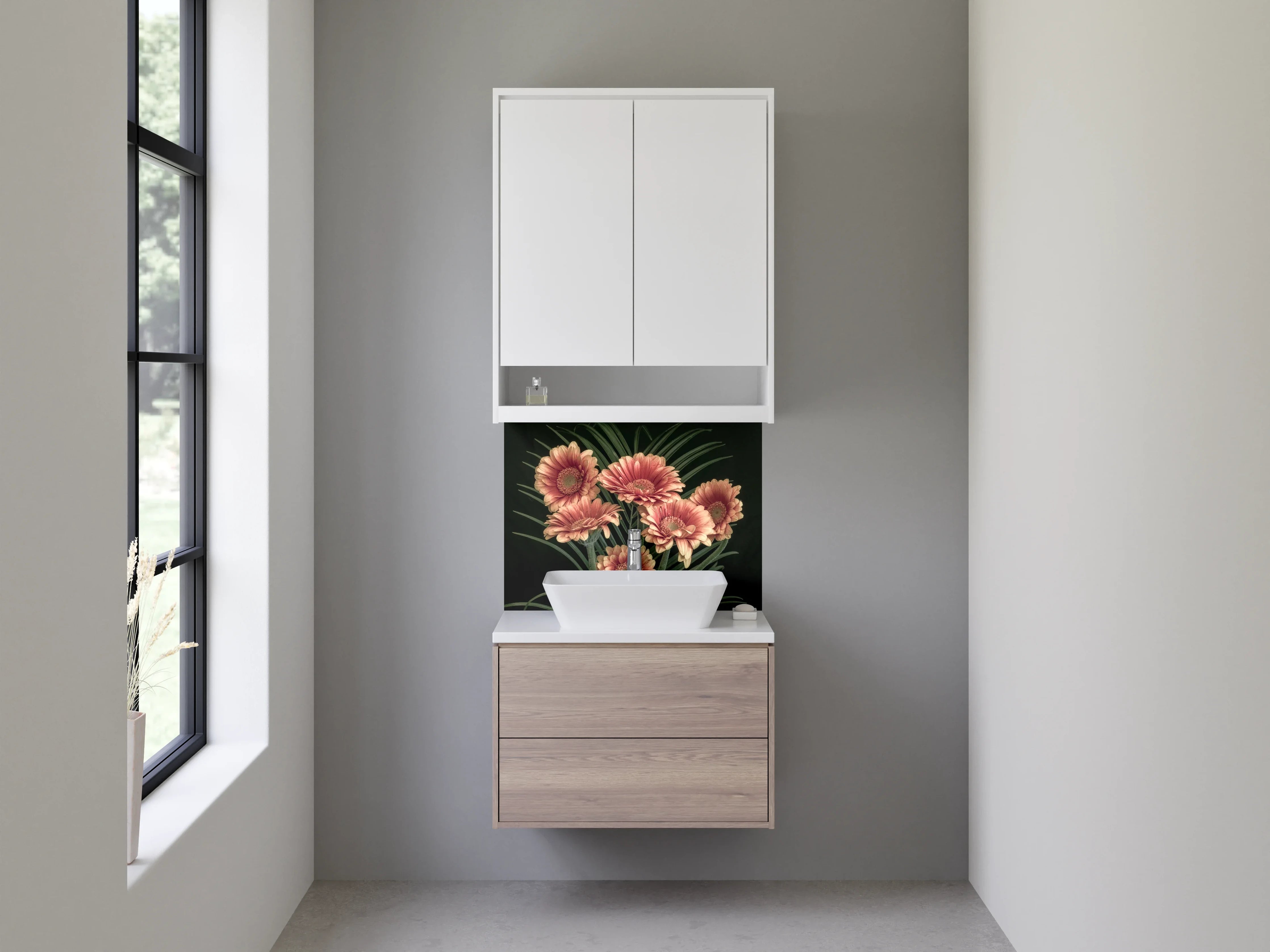 Waschbecken-Rückwand - Weiße Gerbera im grauen Schatten
